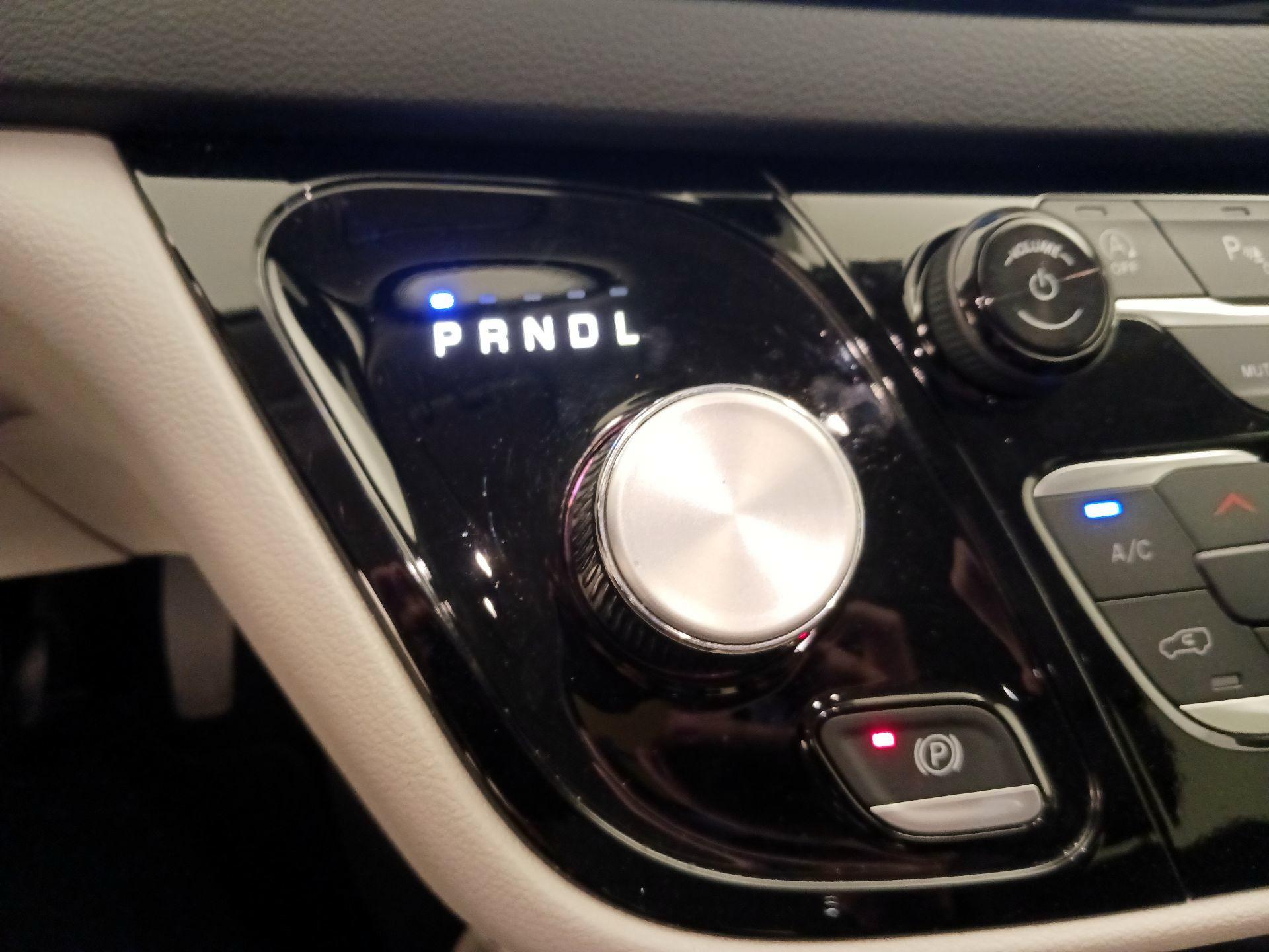 Thumbnail: 2024 Chrysler Pacifica - 17