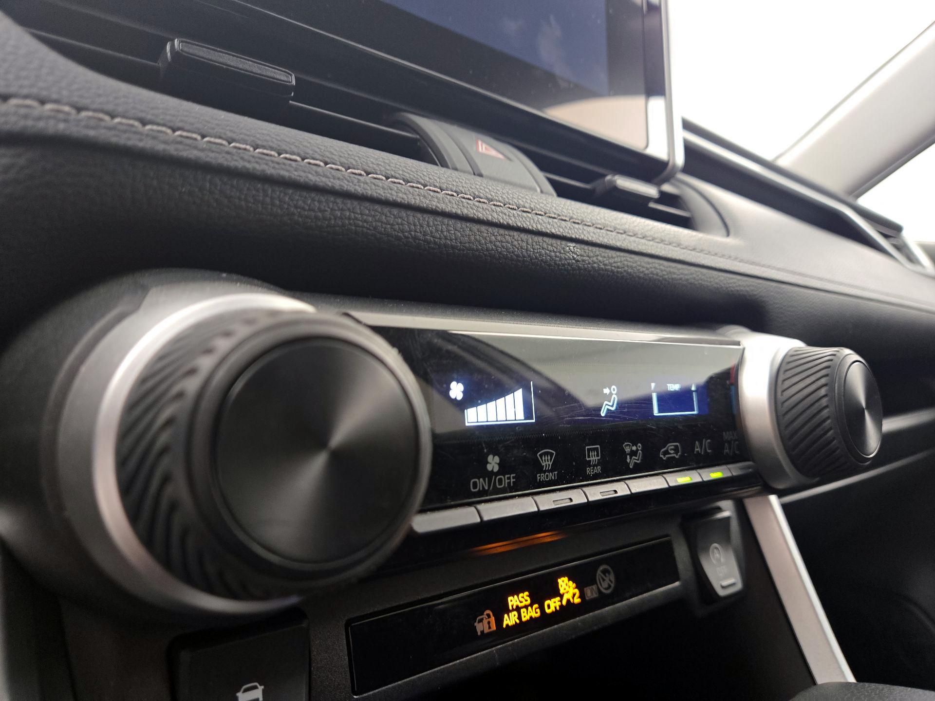 Thumbnail: 2024 Toyota RAV4 - 16