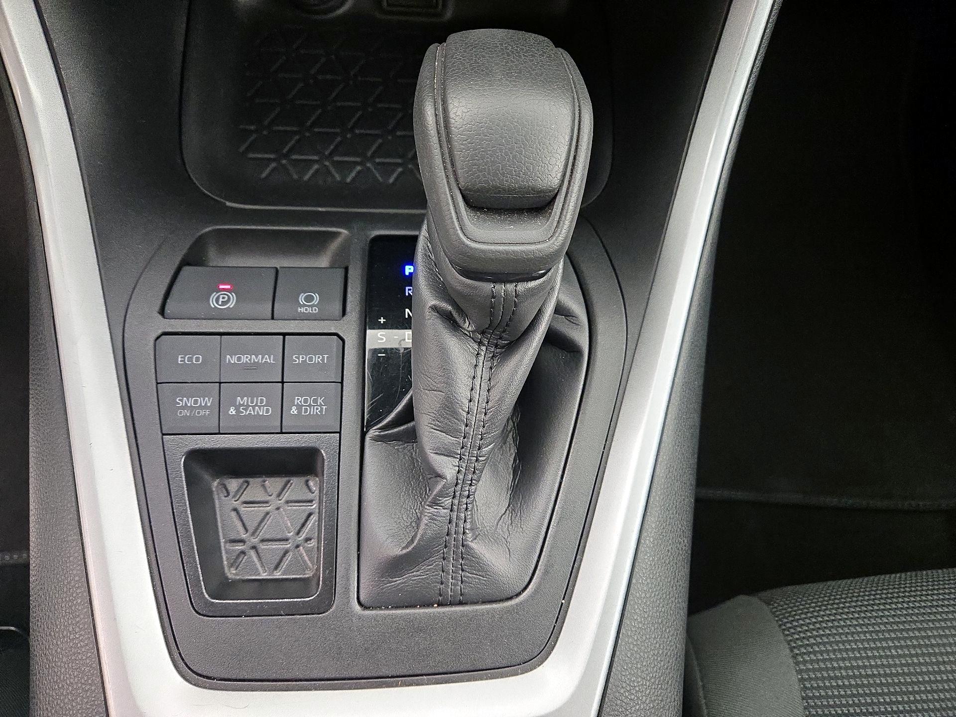 Thumbnail: 2024 Toyota RAV4 - 17