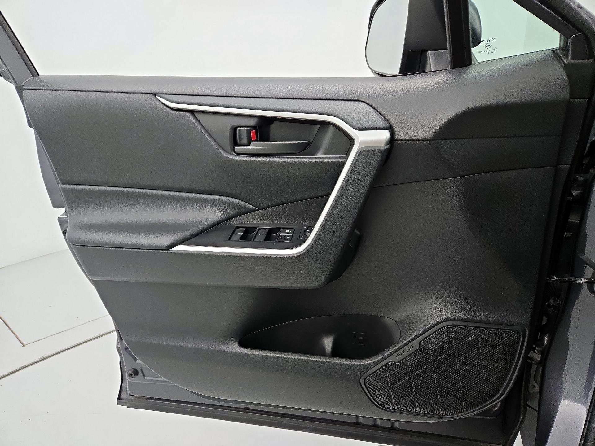 Thumbnail: 2024 Toyota RAV4 - 12