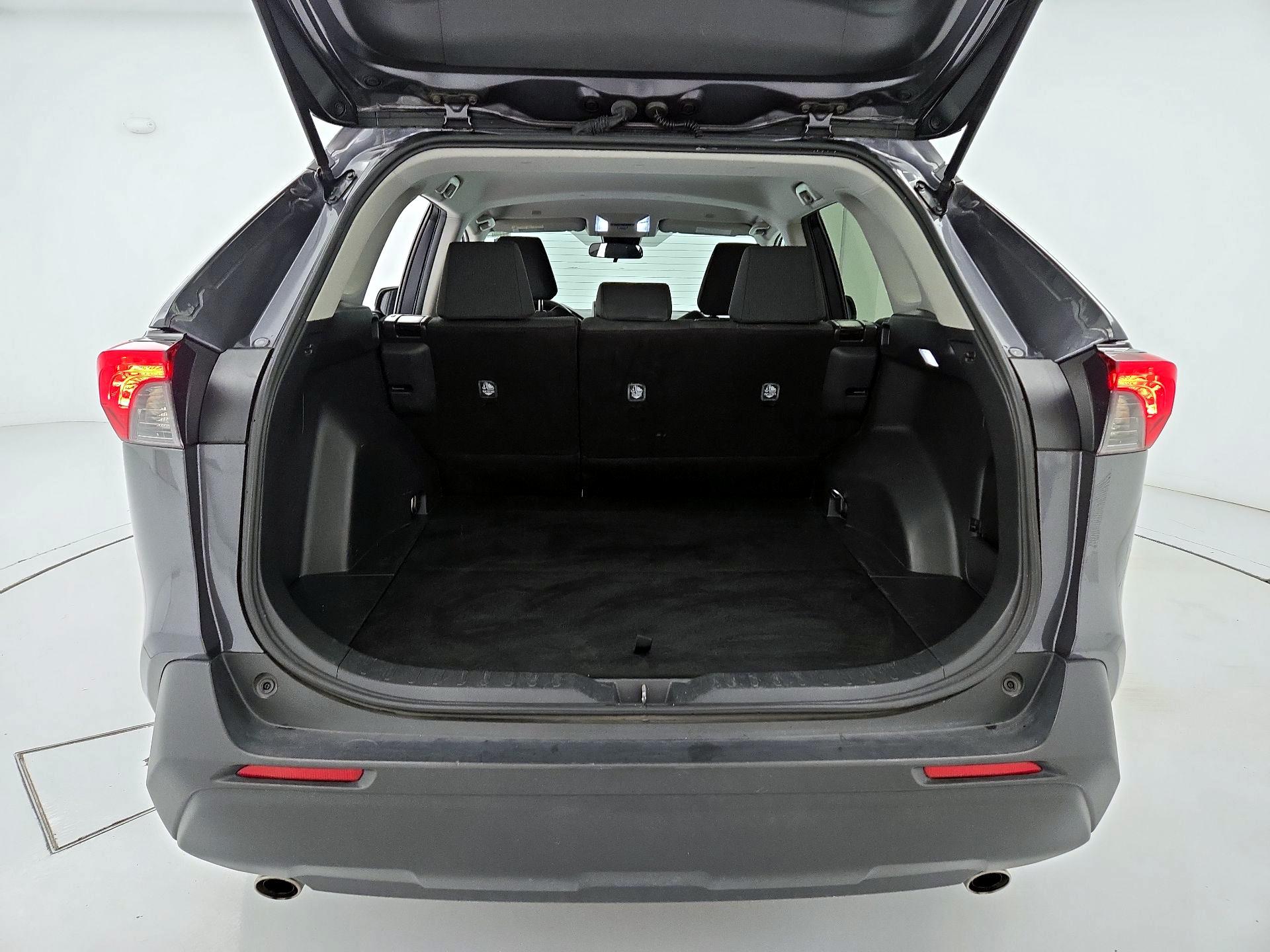 Thumbnail: 2024 Toyota RAV4 - 18