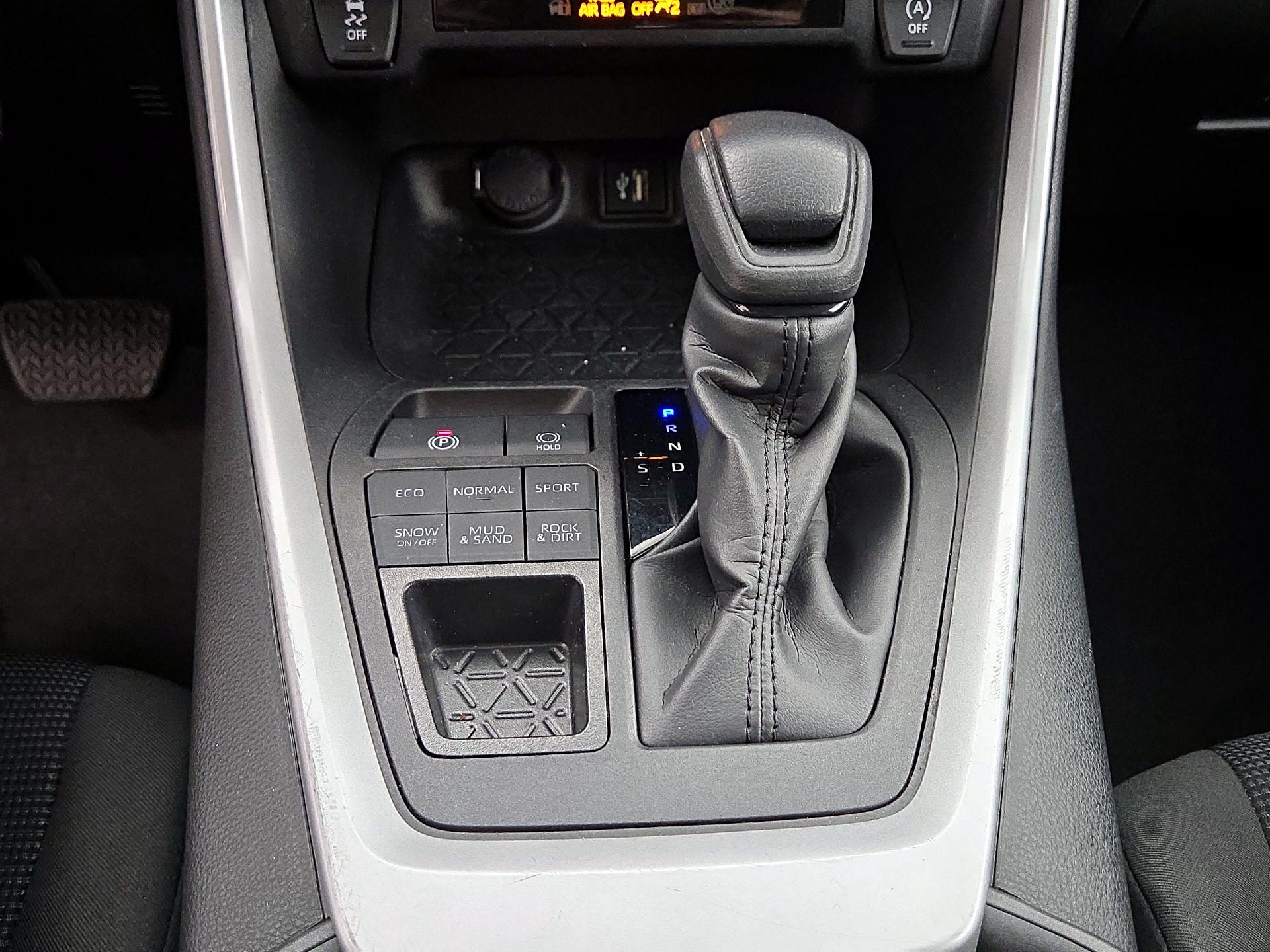 Thumbnail: 2024 Toyota RAV4 - 17