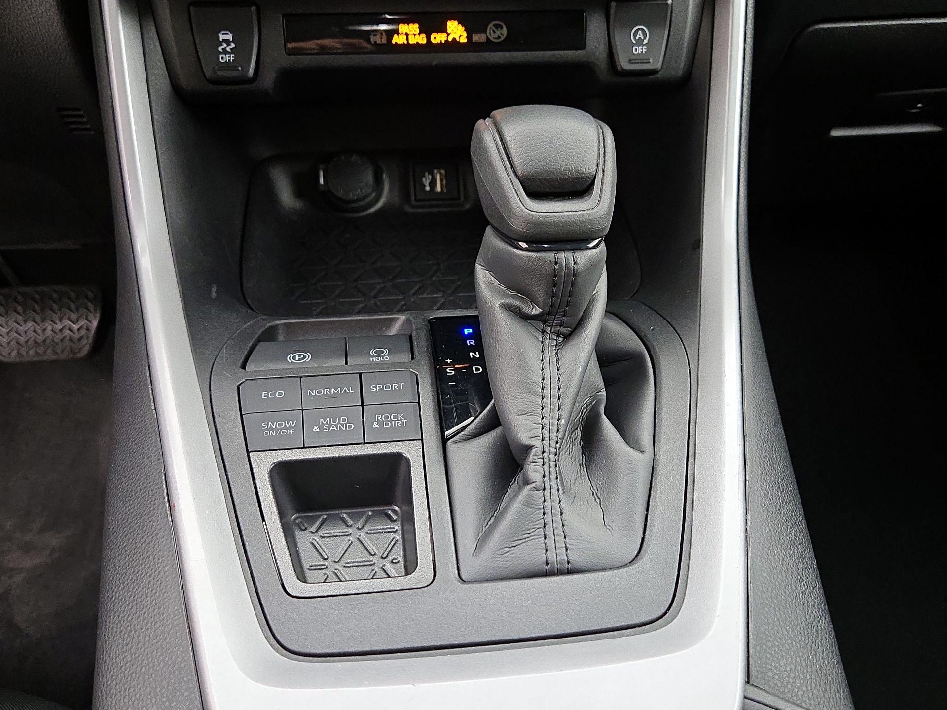 Thumbnail: 2024 Toyota RAV4 - 17