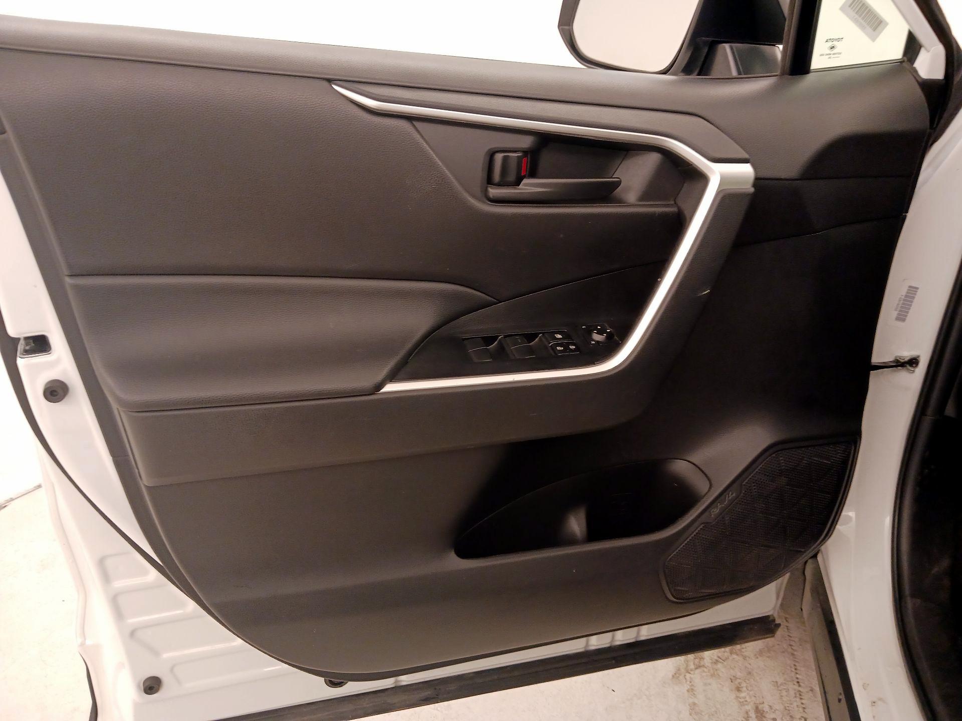 Thumbnail: 2024 Toyota RAV4 - 12