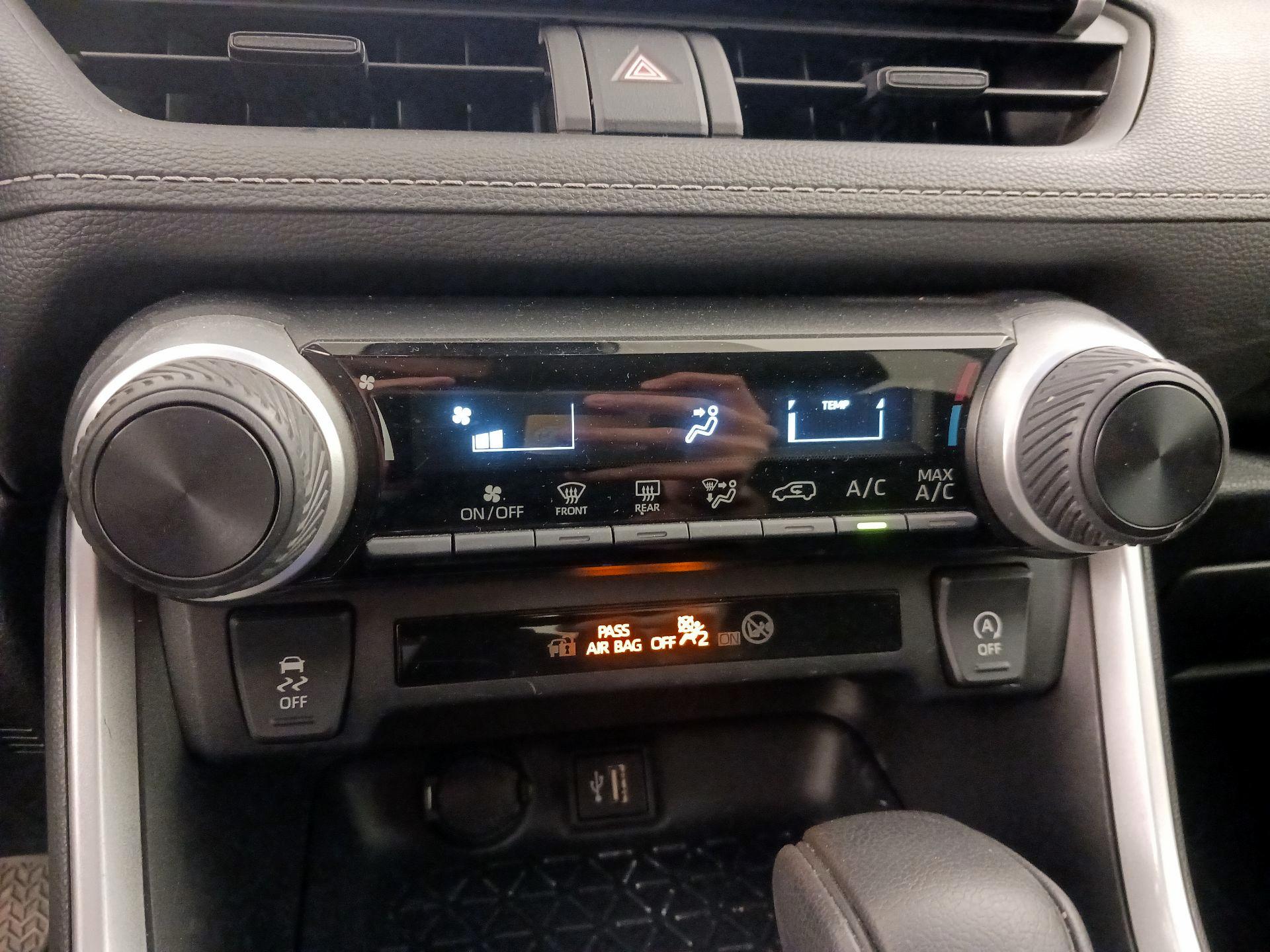 Thumbnail: 2024 Toyota RAV4 - 17