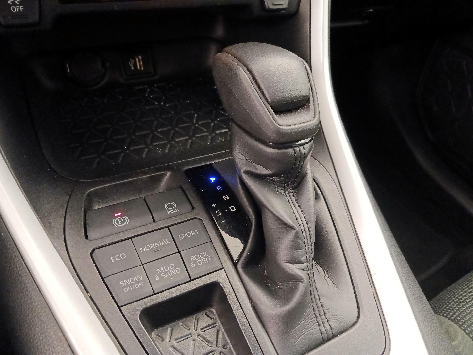 Thumbnail: 2024 Toyota RAV4 - 18