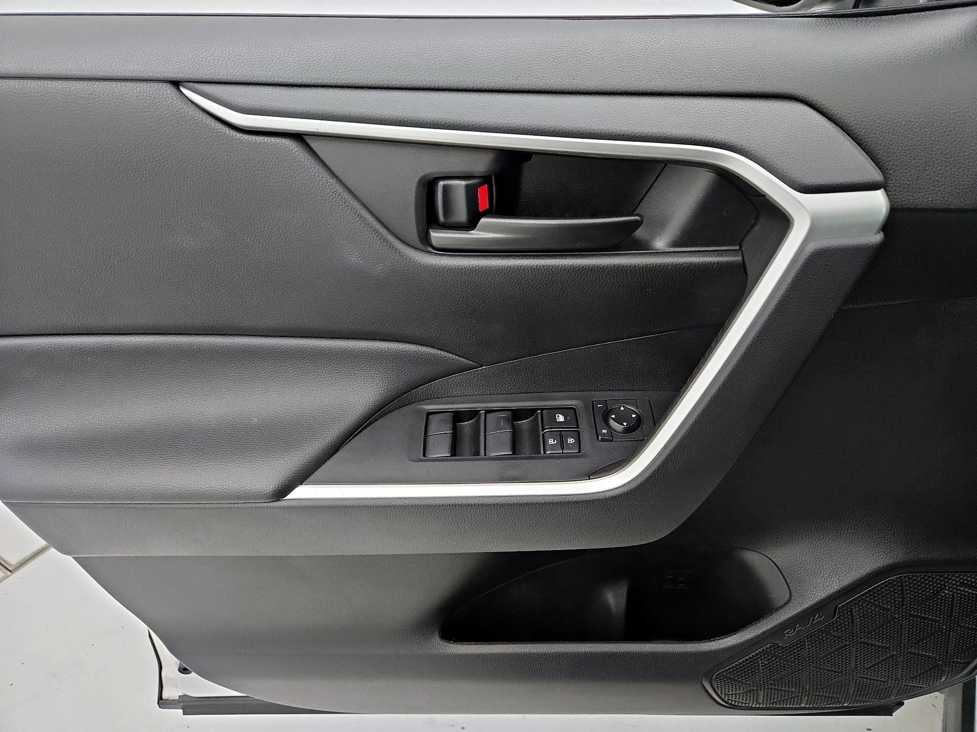 Thumbnail: 2024 Toyota RAV4 - 12