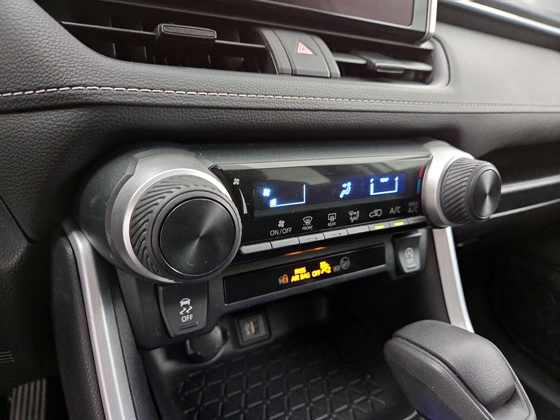 Thumbnail: 2024 Toyota RAV4 - 16