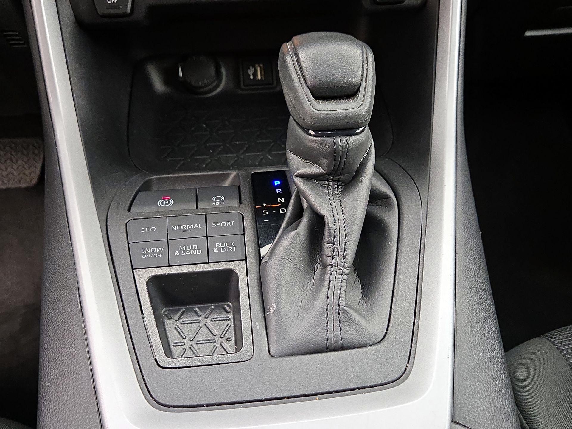 Thumbnail: 2024 Toyota RAV4 - 17