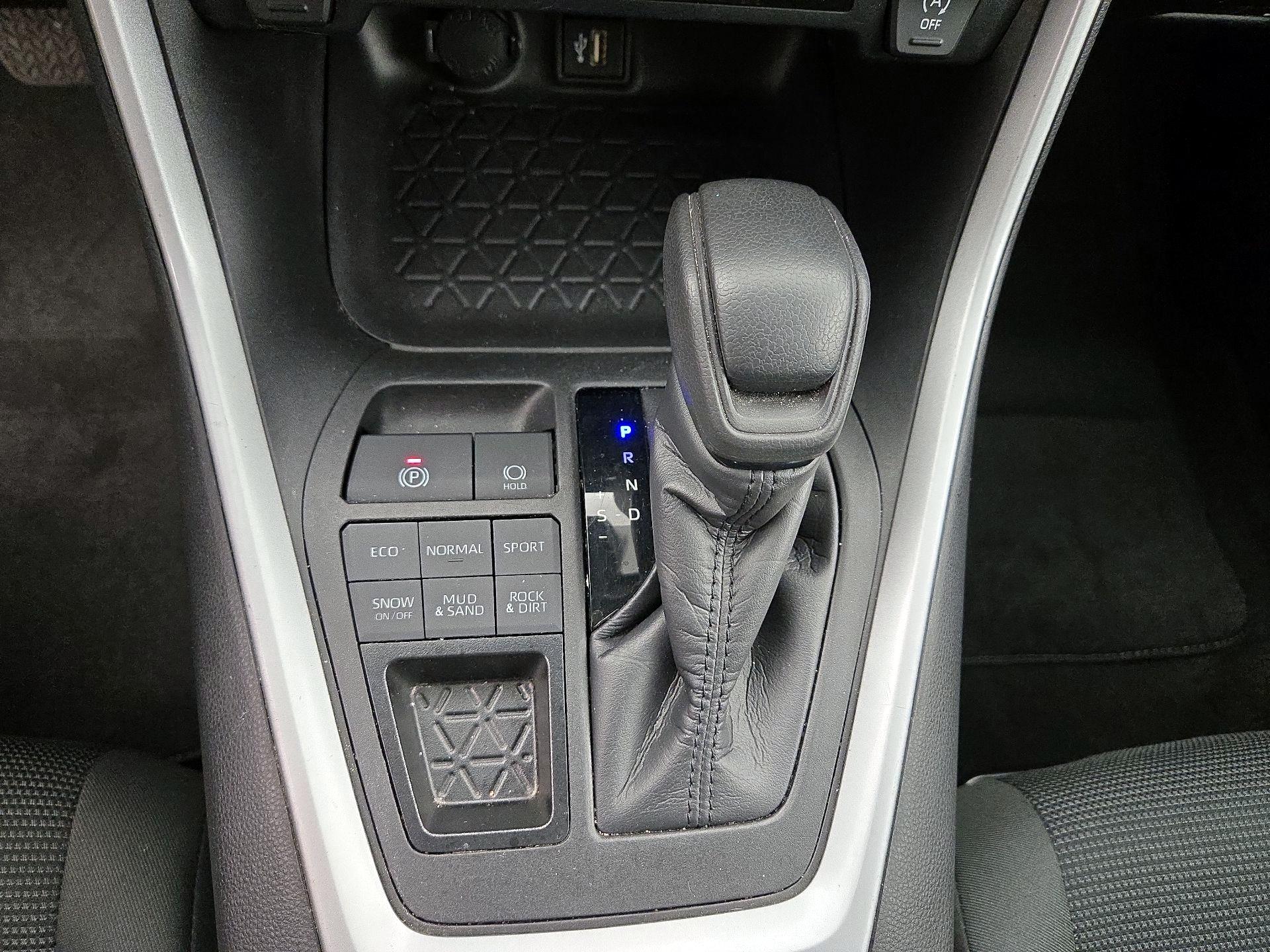 Thumbnail: 2024 Toyota RAV4 - 17