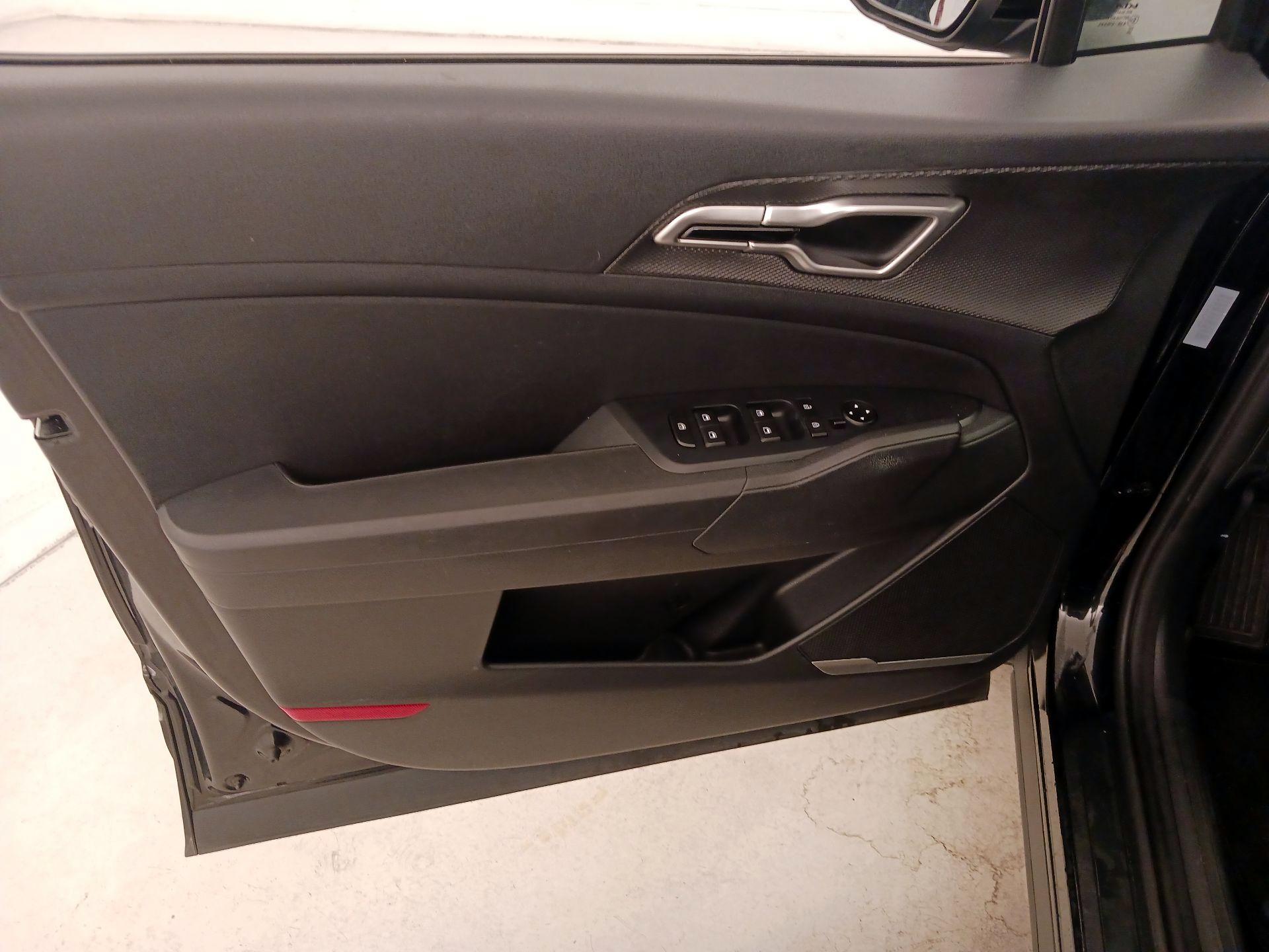 Thumbnail: 2024 Kia Sportage - 12