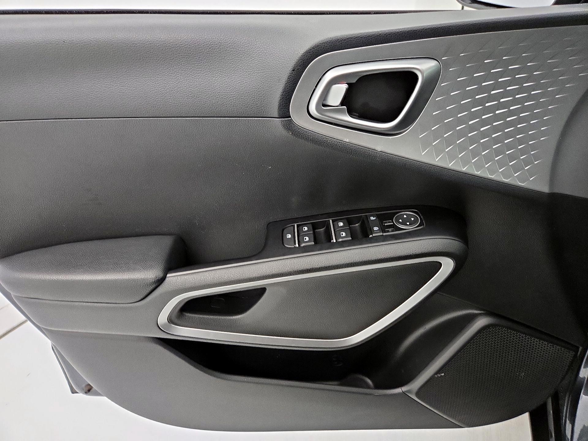 Thumbnail: 2023 Kia Soul - 12