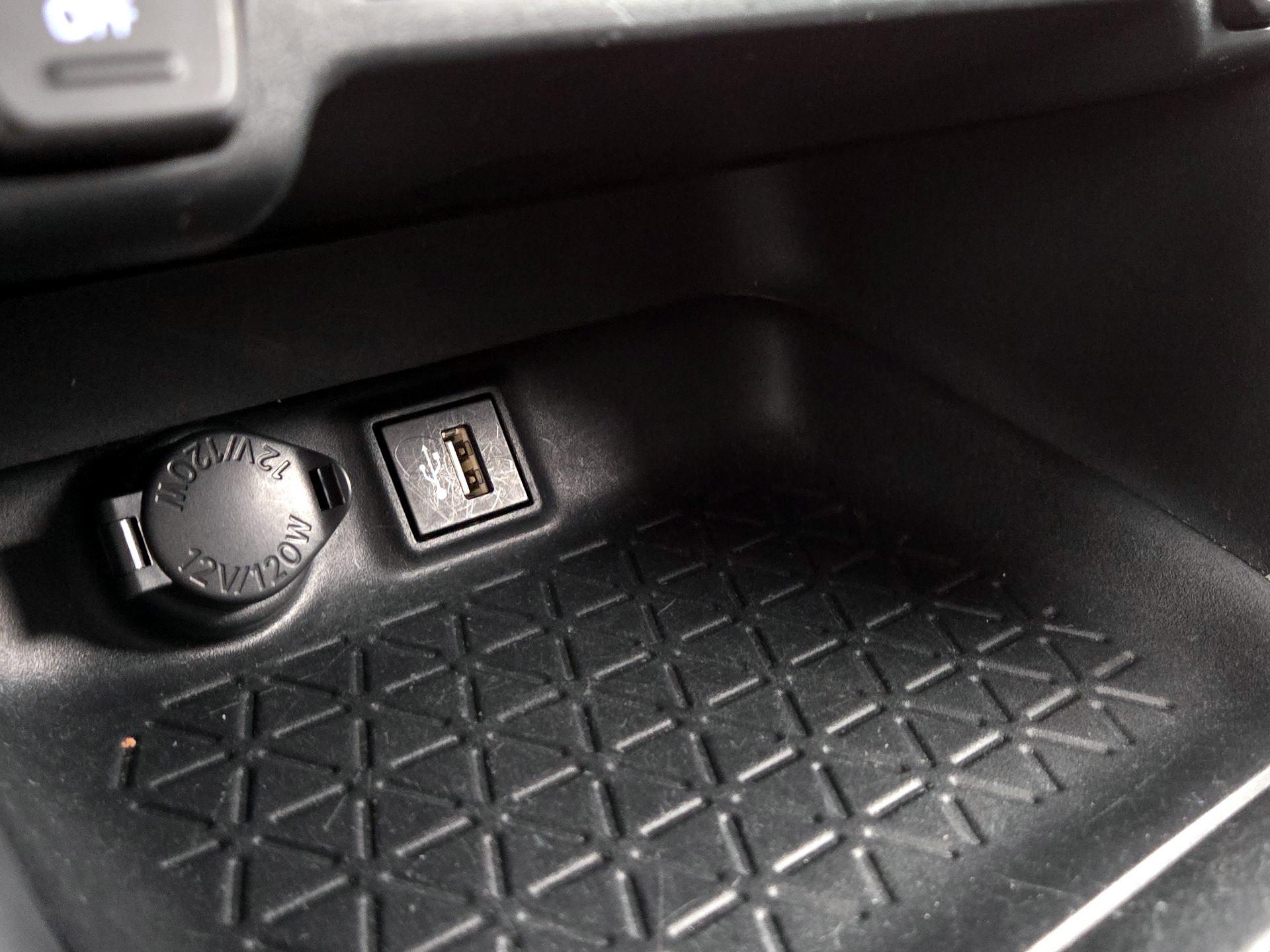 Thumbnail: 2024 Toyota RAV4 - 18