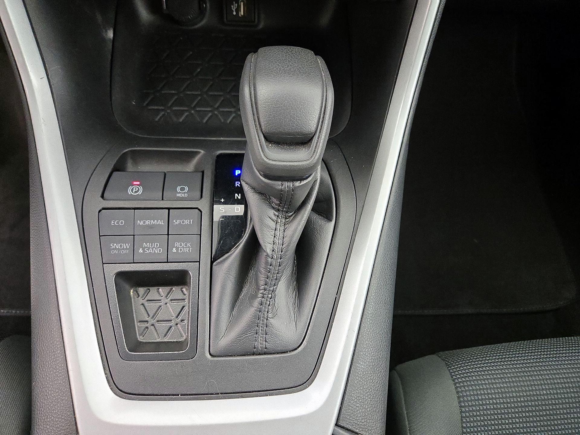 Thumbnail: 2024 Toyota RAV4 - 17