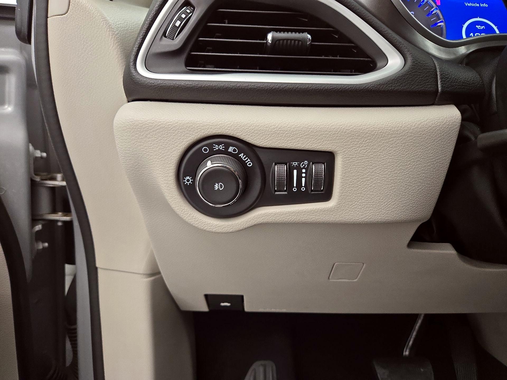 Thumbnail: 2024 Chrysler Pacifica - 11