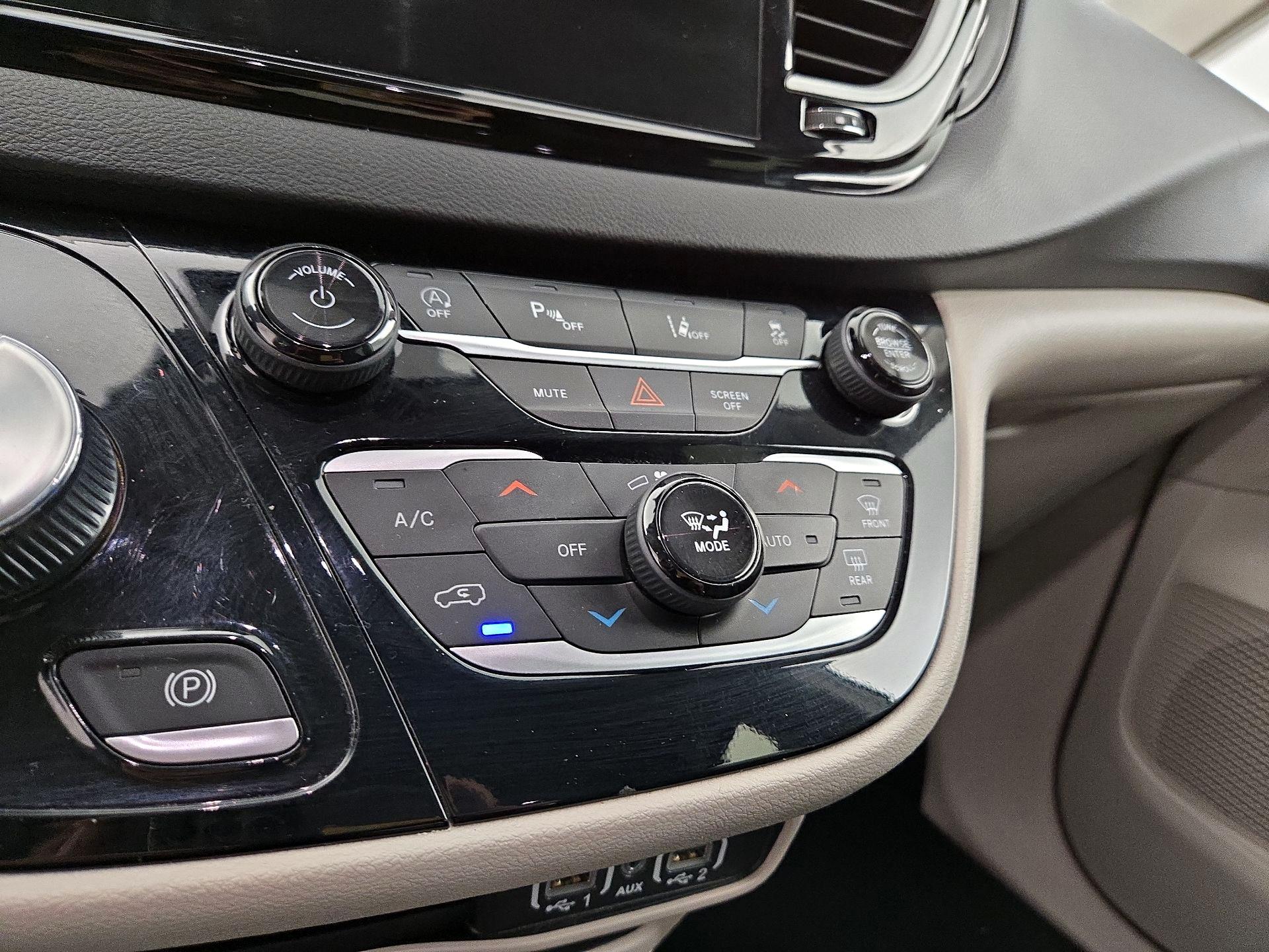 Thumbnail: 2024 Chrysler Pacifica - 14