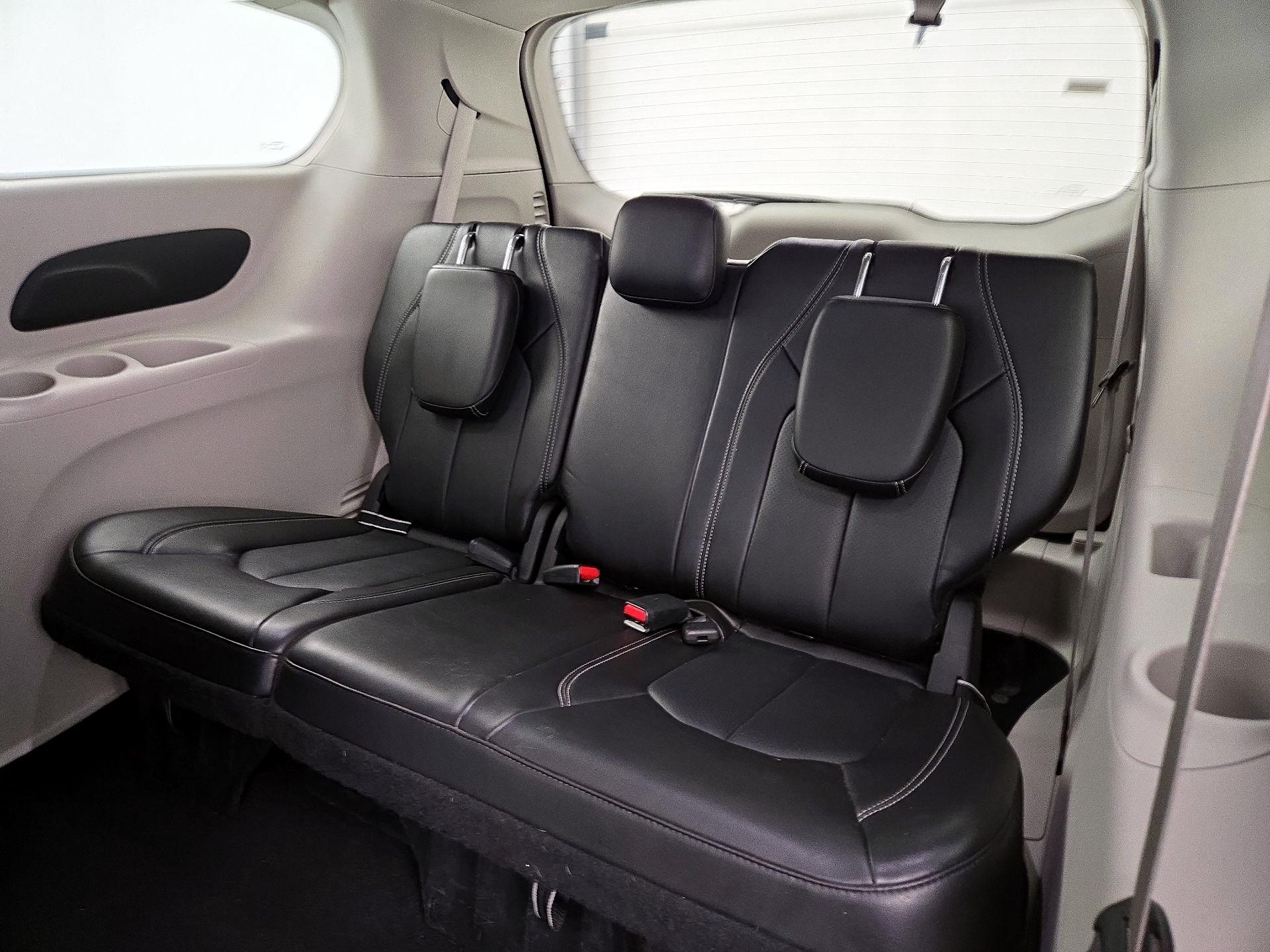 Thumbnail: 2024 Chrysler Pacifica - 18