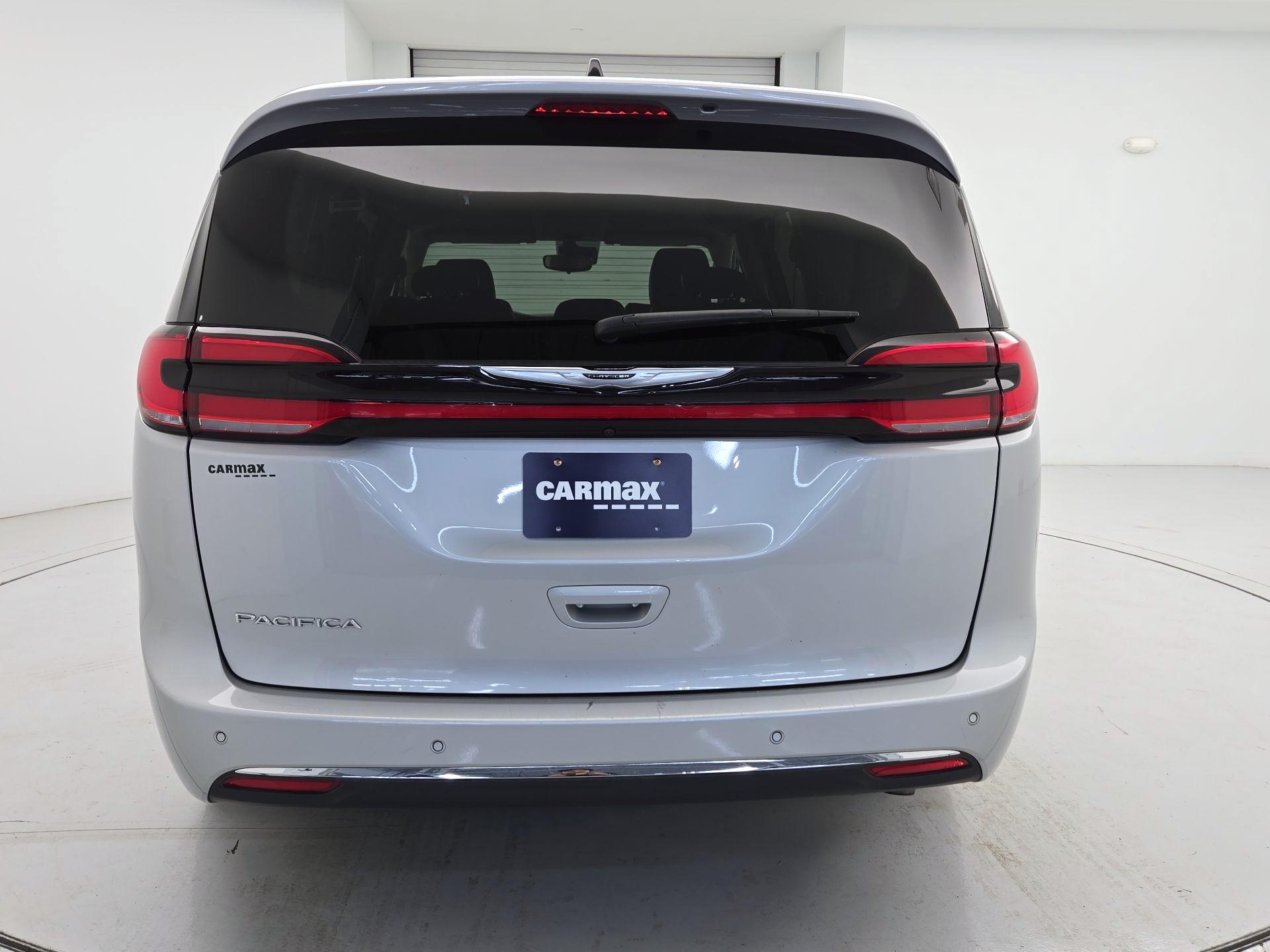 Thumbnail: 2024 Chrysler Pacifica - 6