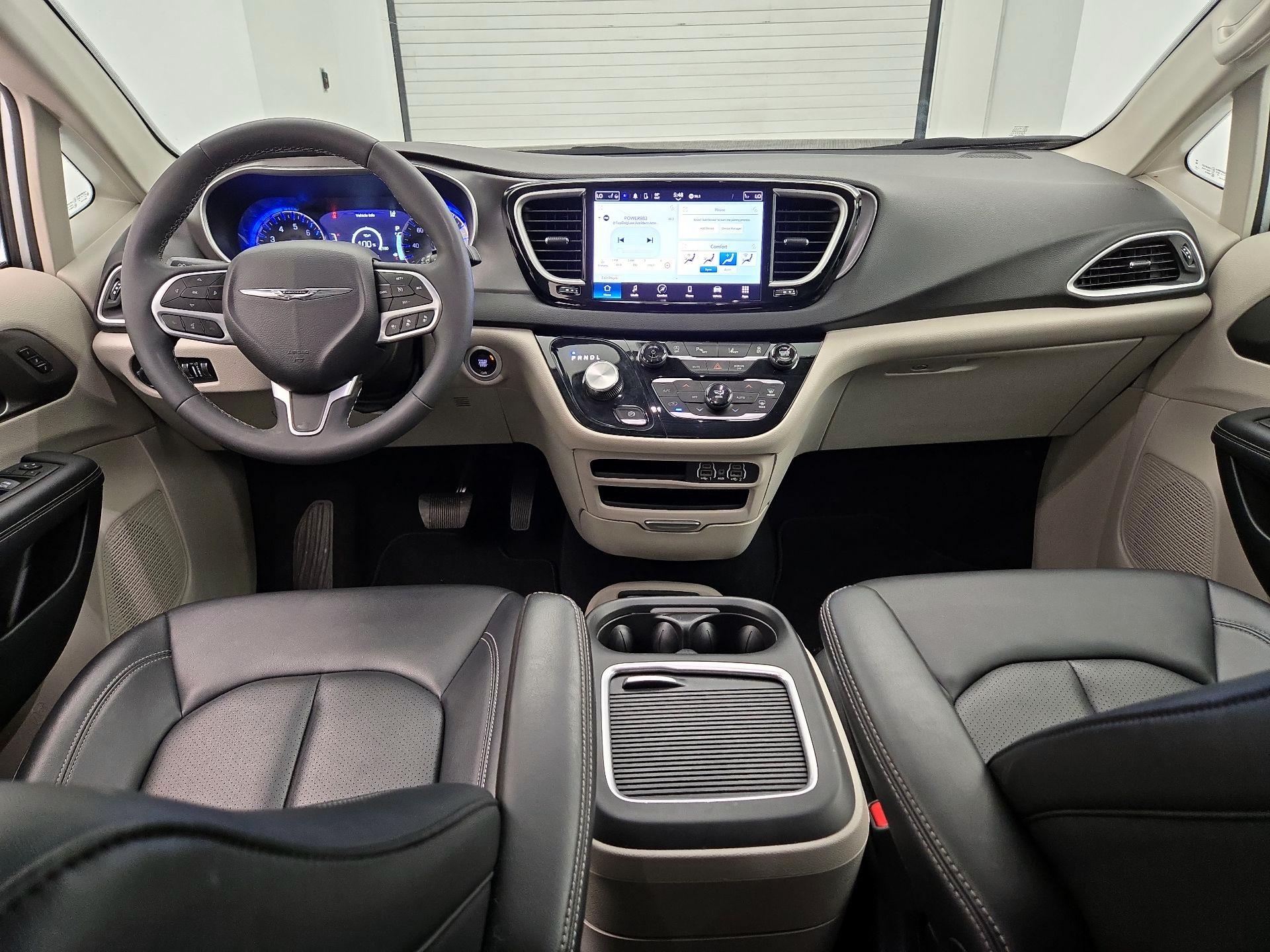 Thumbnail: 2024 Chrysler Pacifica - 8