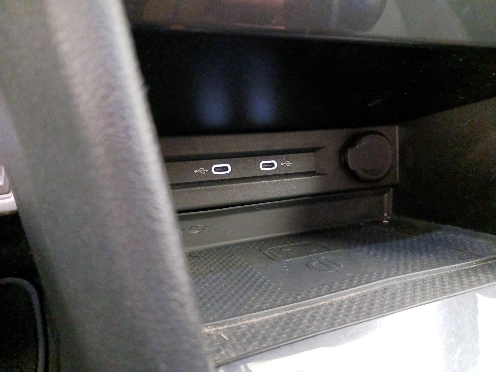 Thumbnail: 2023 Volkswagen Tiguan - 18