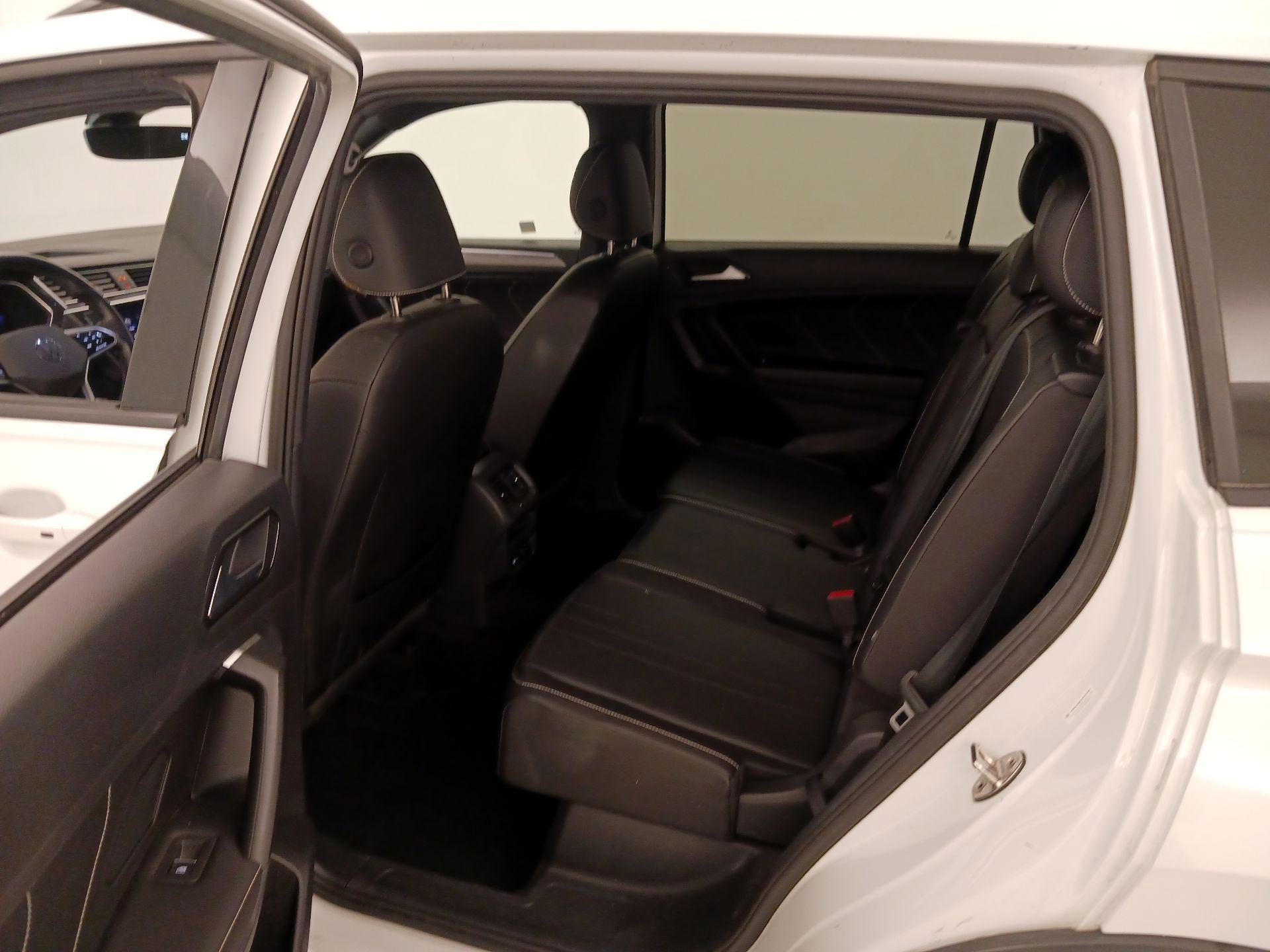 Thumbnail: 2023 Volkswagen Tiguan - 19