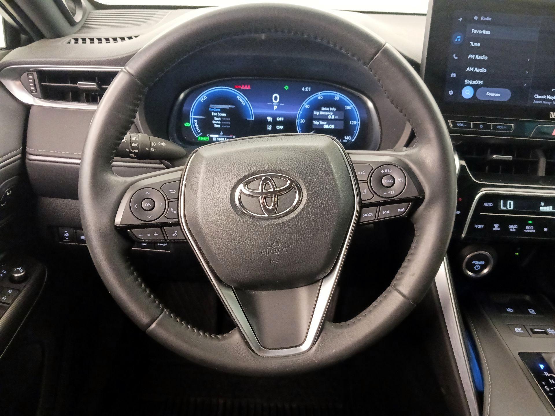 Thumbnail: 2023 Toyota Venza - 10