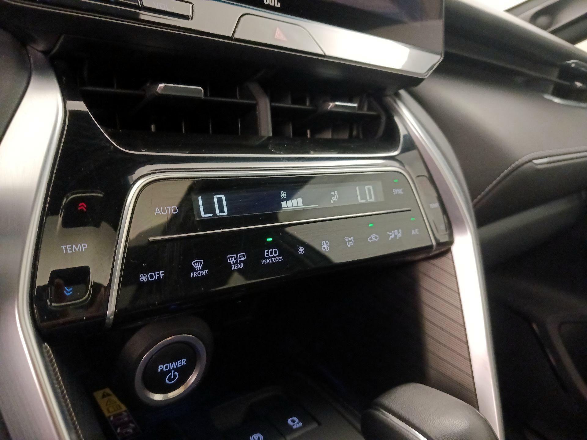 Thumbnail: 2023 Toyota Venza - 16