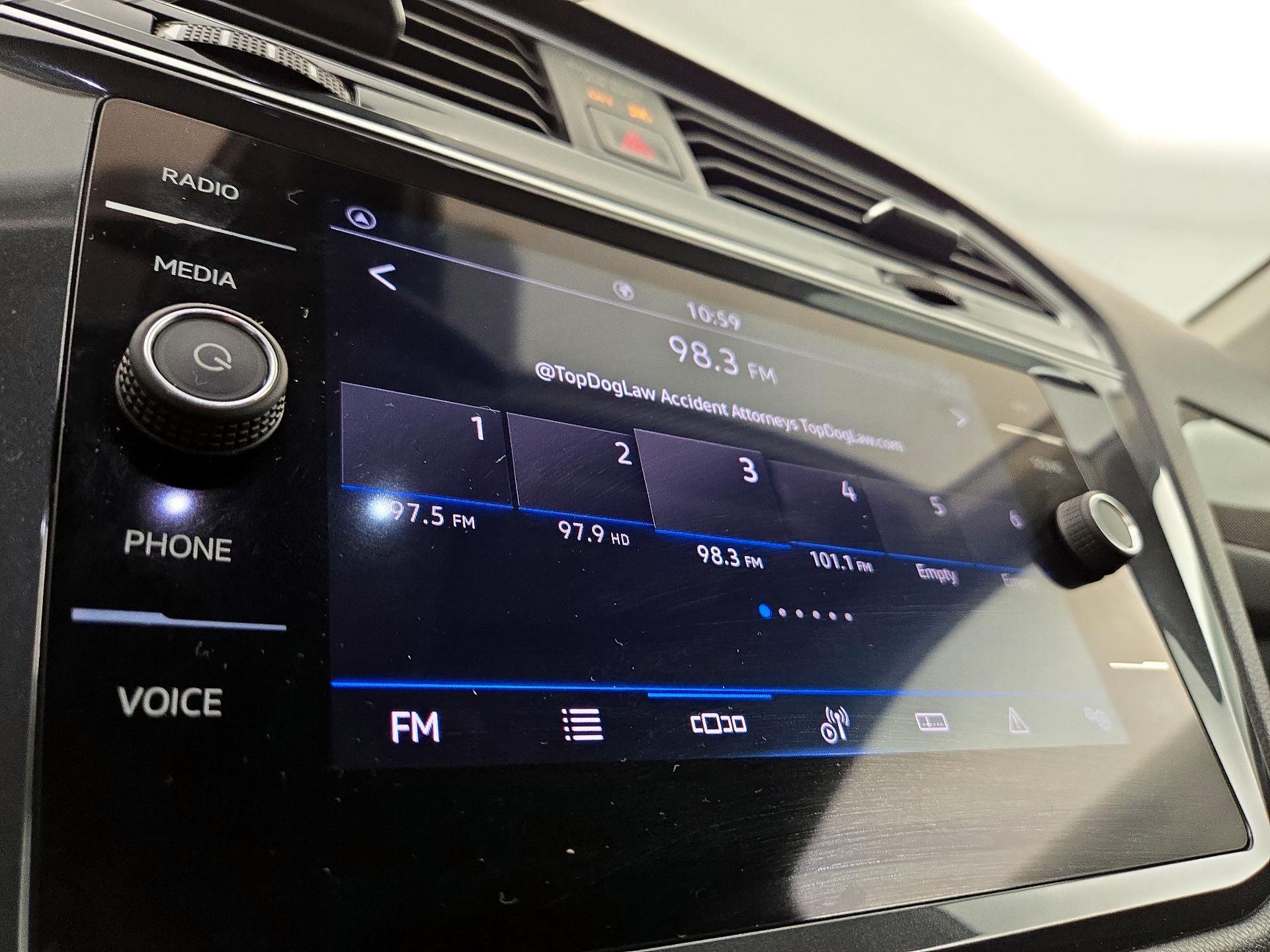 Thumbnail: 2024 Volkswagen Tiguan - 15