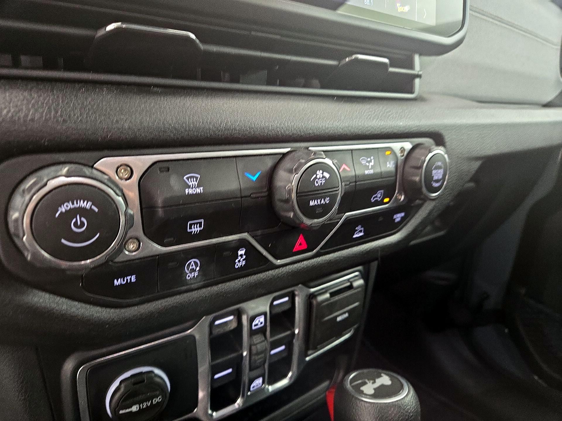 Thumbnail: 2024 Jeep Wrangler - 16