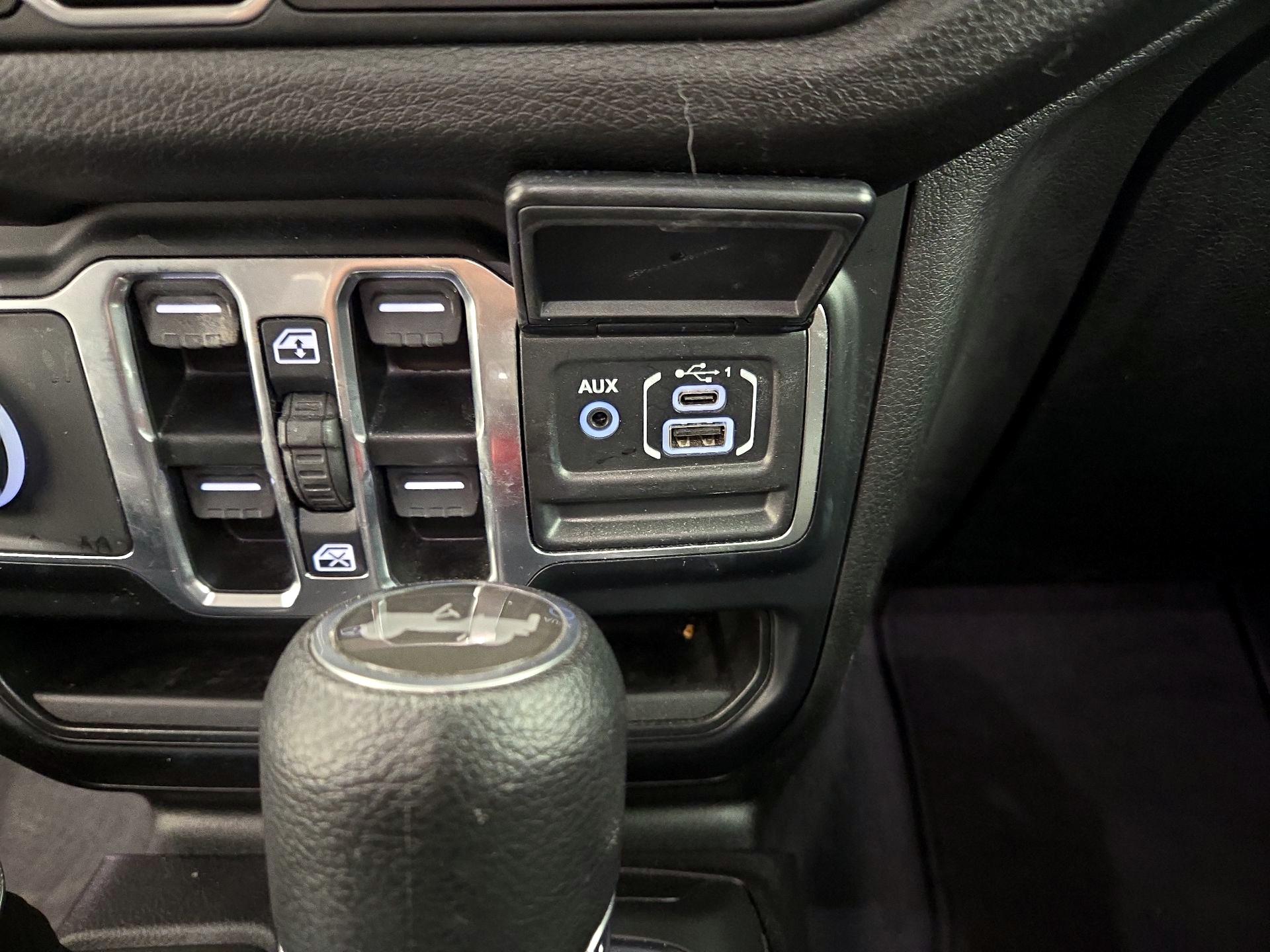 Thumbnail: 2024 Jeep Wrangler - 18