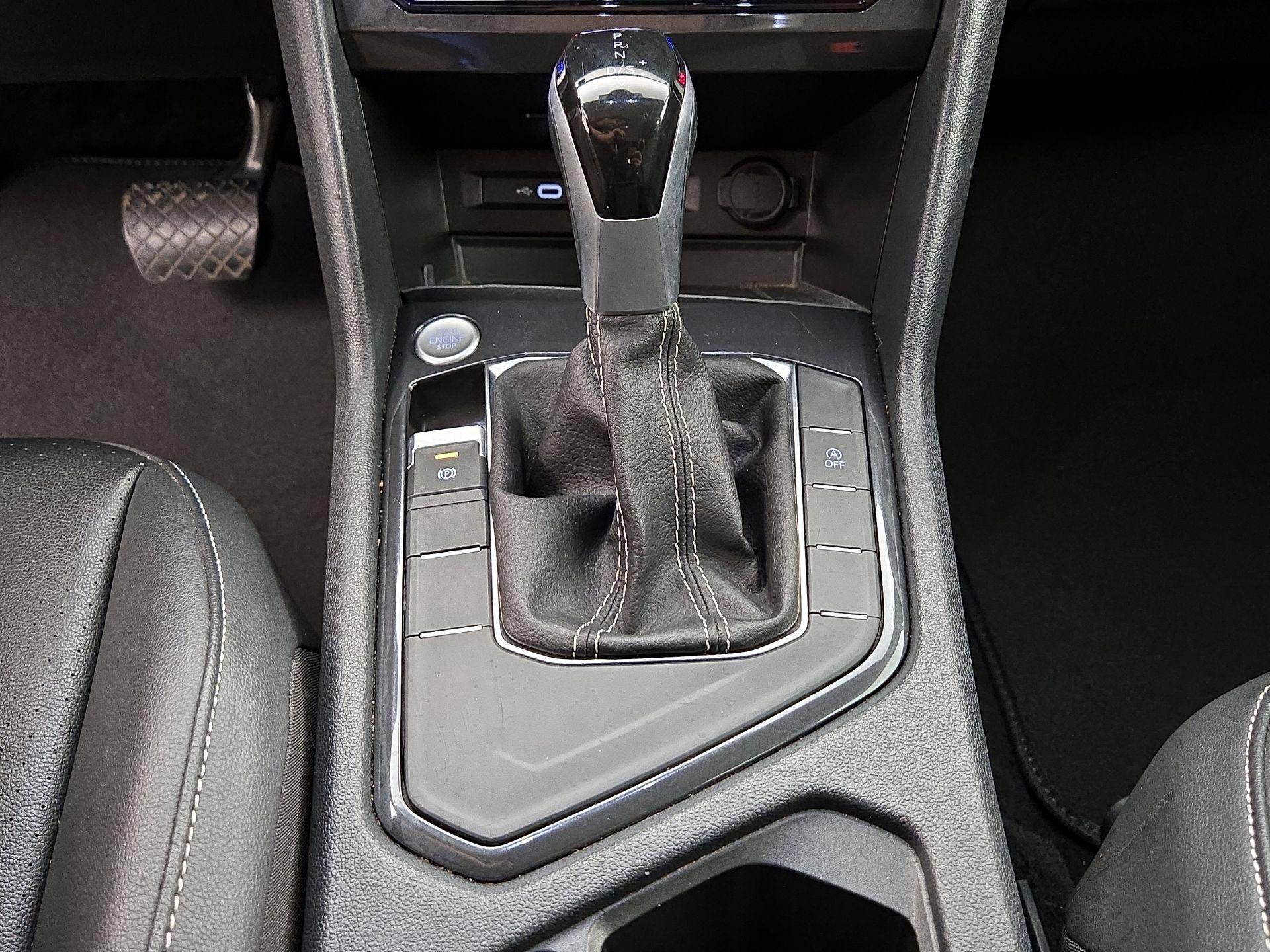 Thumbnail: 2024 Volkswagen Tiguan - 17