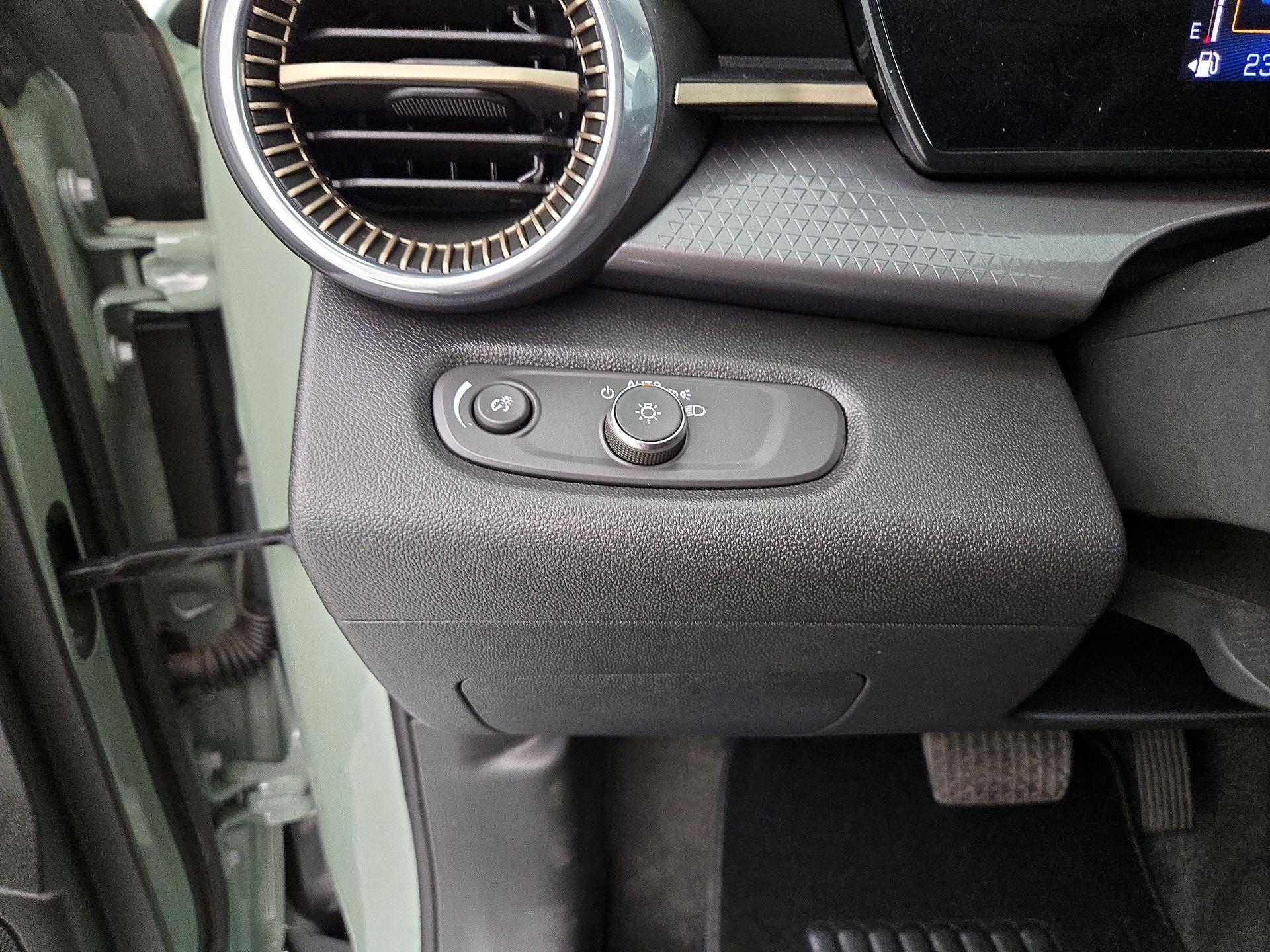 Thumbnail: 2025 Chevrolet Trax - 13