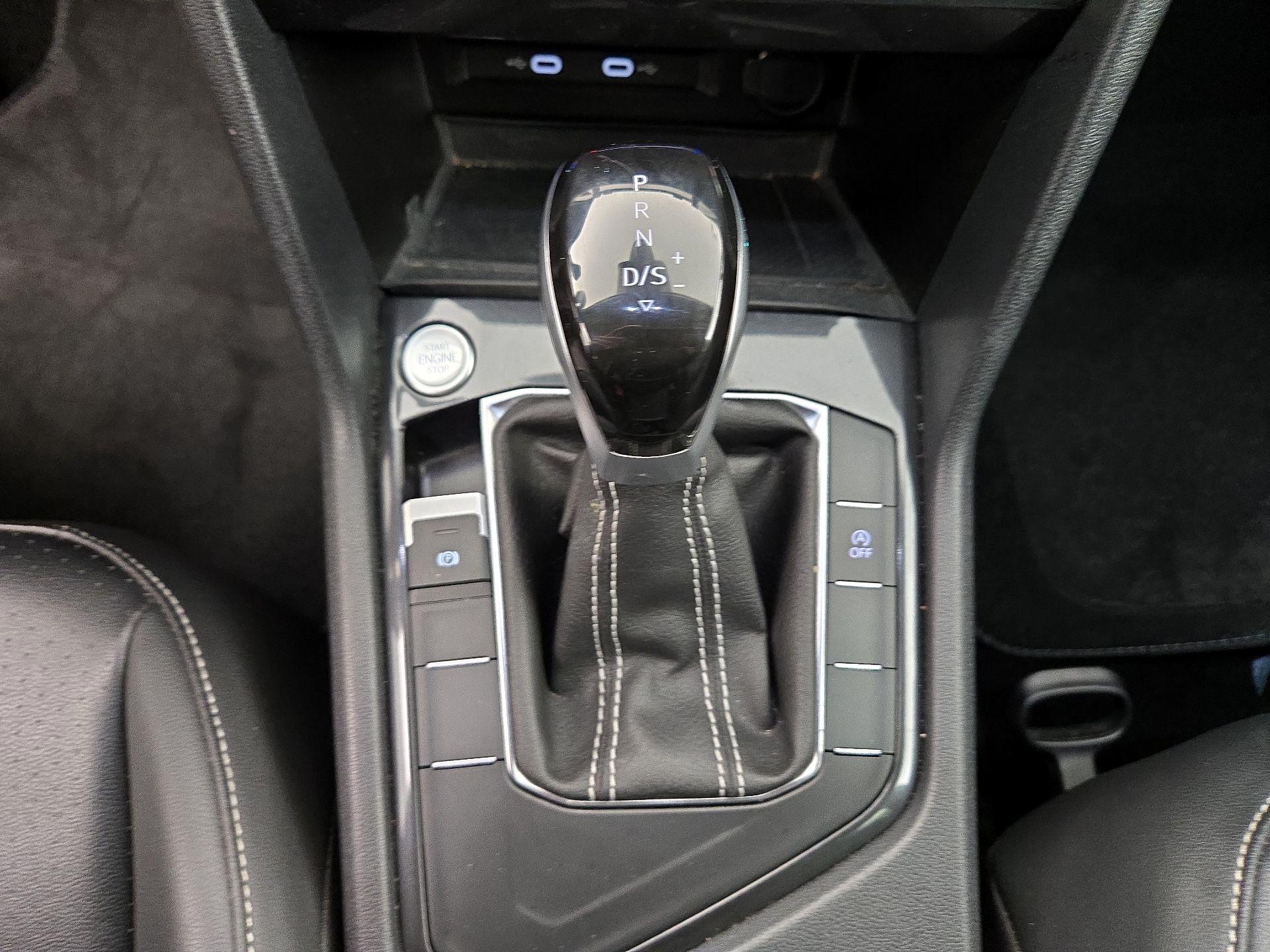 Thumbnail: 2024 Volkswagen Tiguan - 17