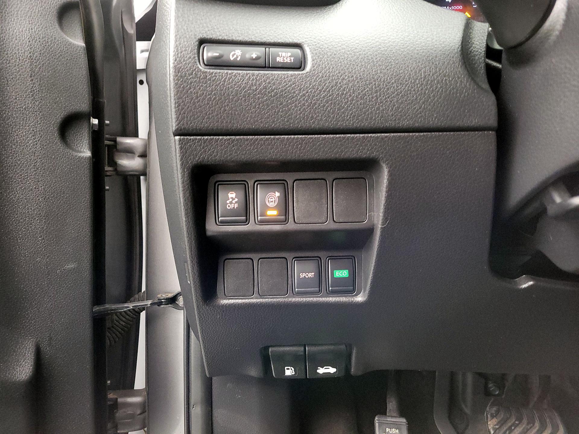 Thumbnail: 2017 Nissan Rogue - 13