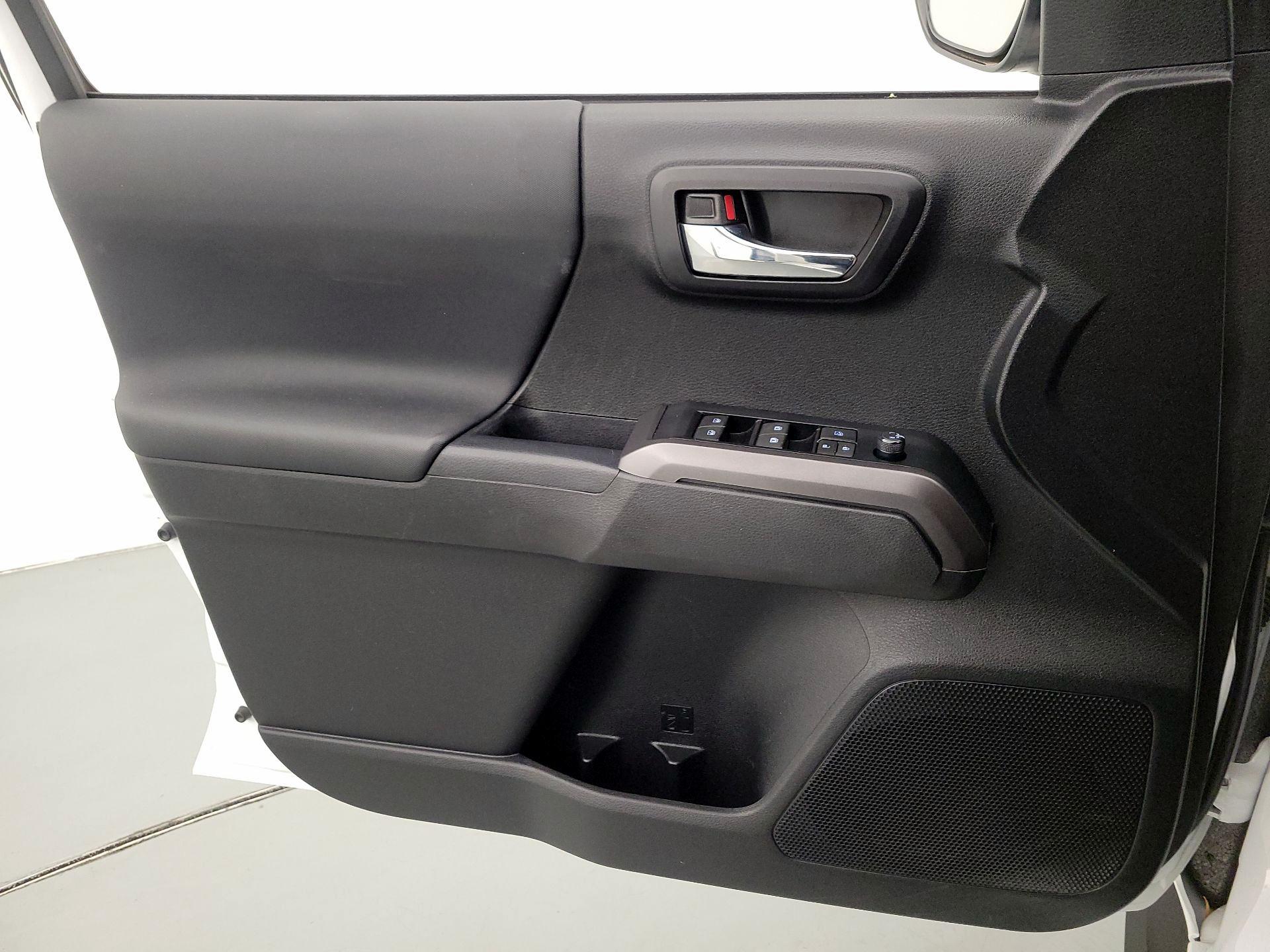 Thumbnail: 2022 Toyota Tacoma - 12