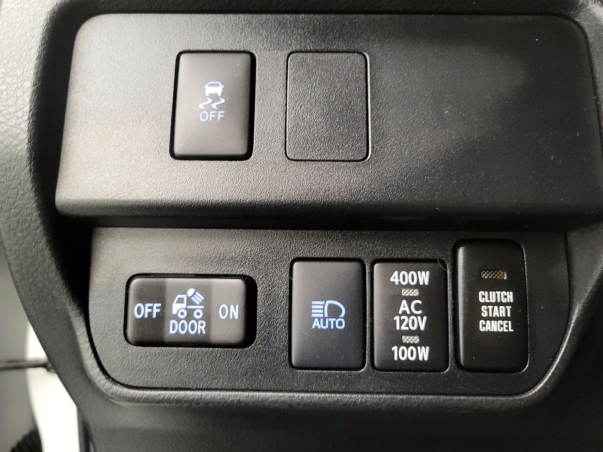 Thumbnail: 2022 Toyota Tacoma - 13