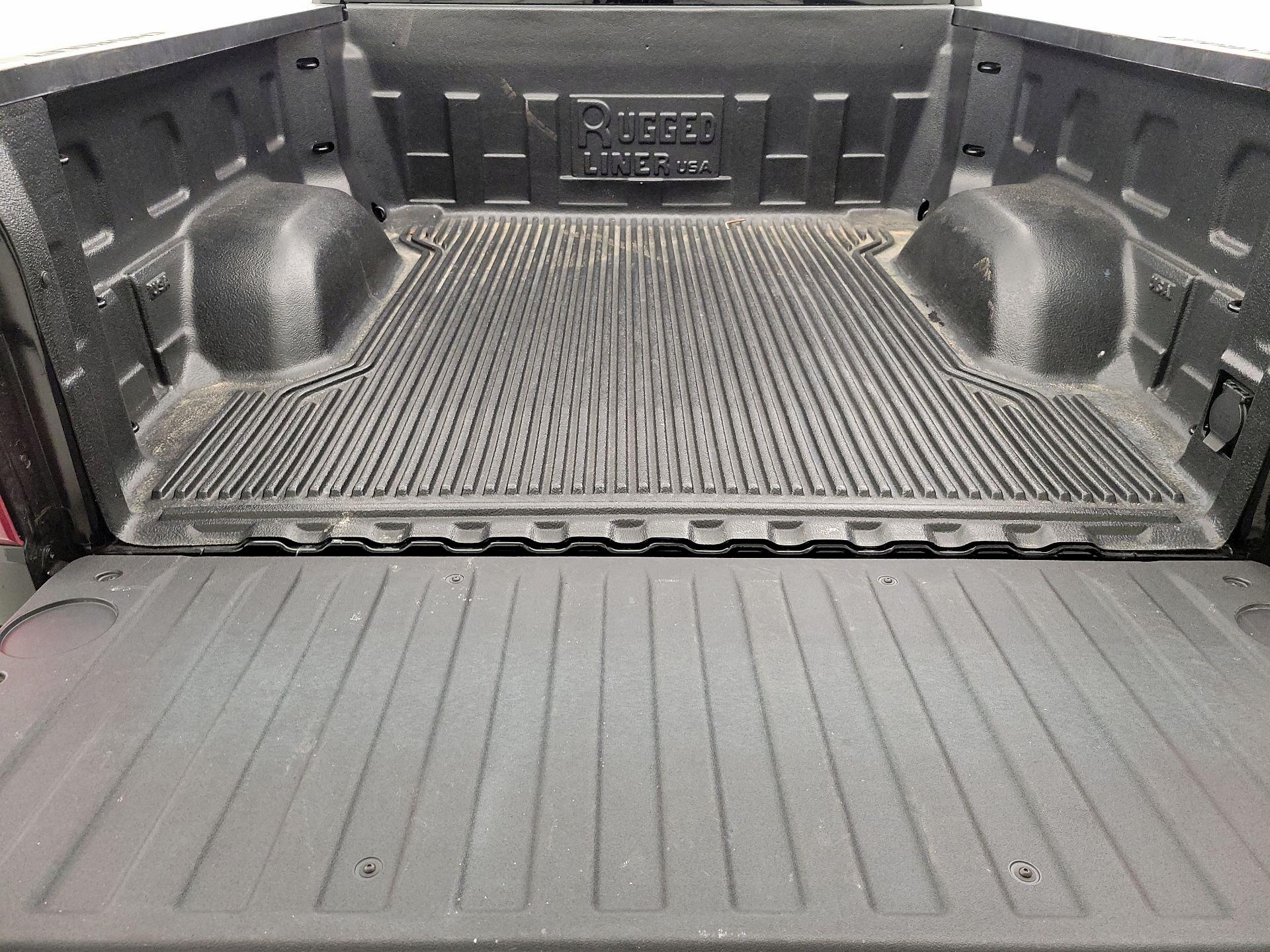 Thumbnail: 2025 Chevrolet Silverado 1500 - 18