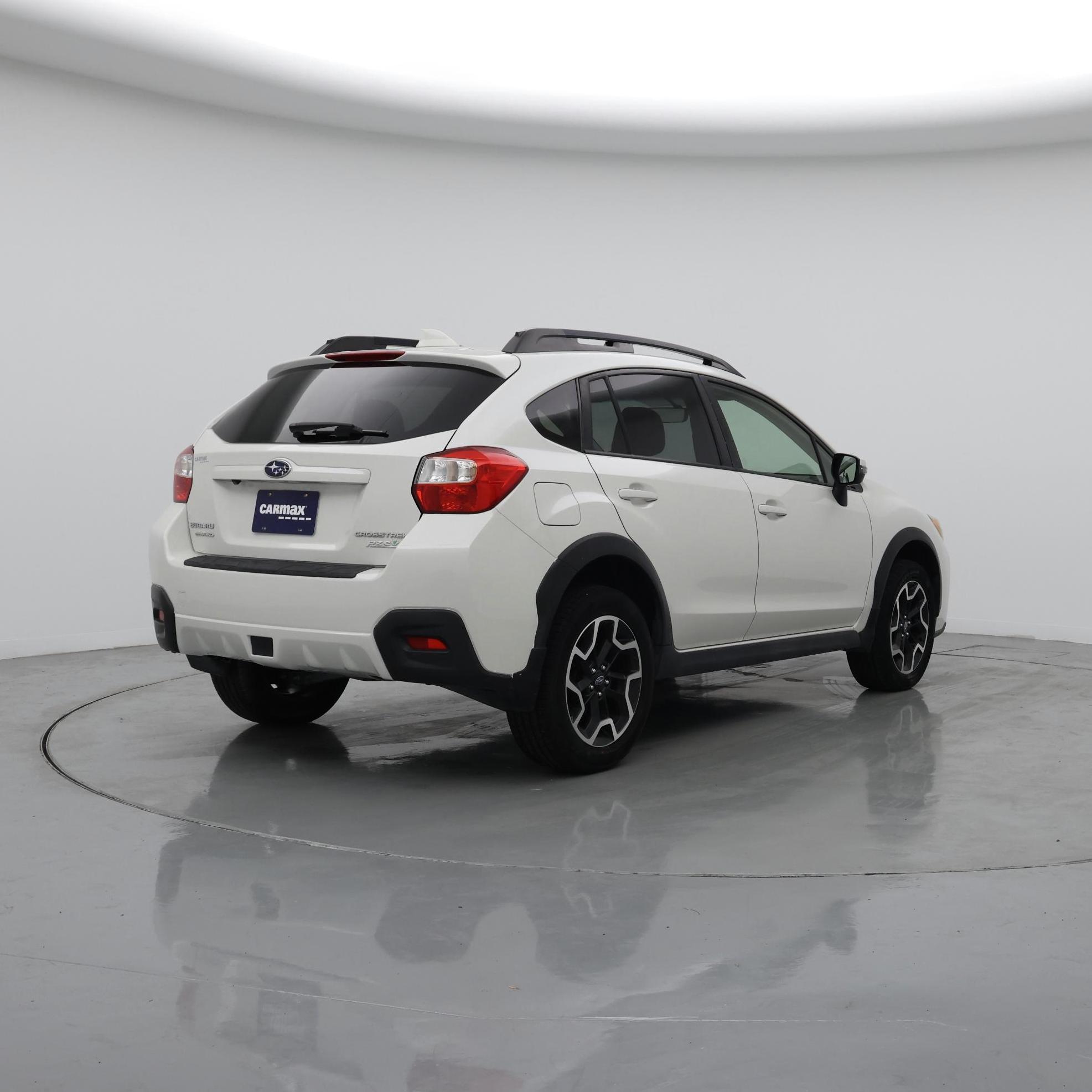 Thumbnail: 2017 Subaru Crosstrek - 8