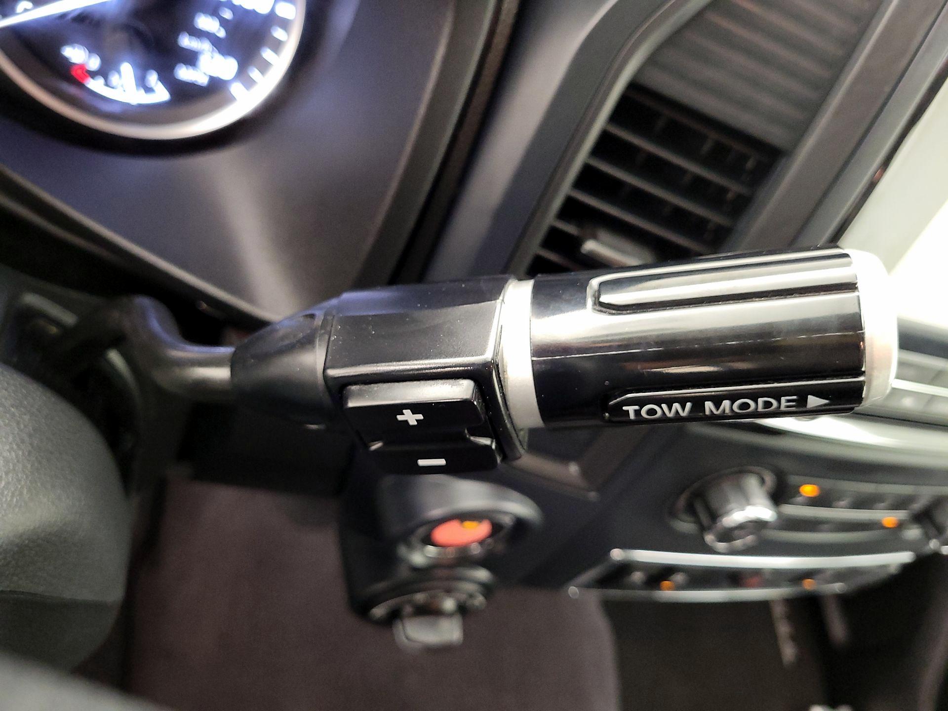 Thumbnail: 2023 Nissan Titan - 17