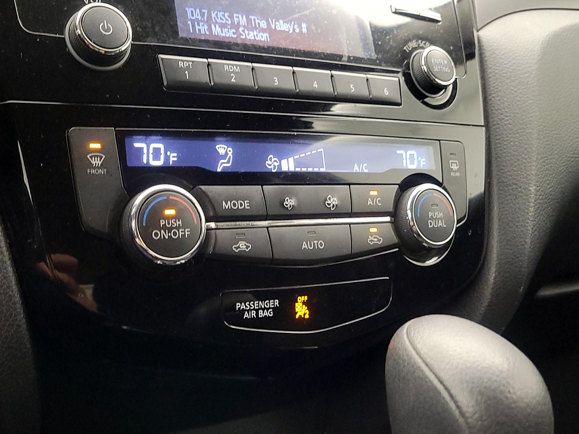 Thumbnail: 2015 Nissan Rogue - 16