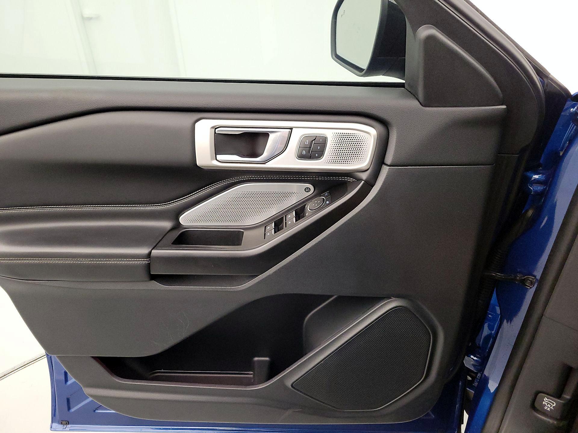 Thumbnail: 2020 Ford Explorer - 12