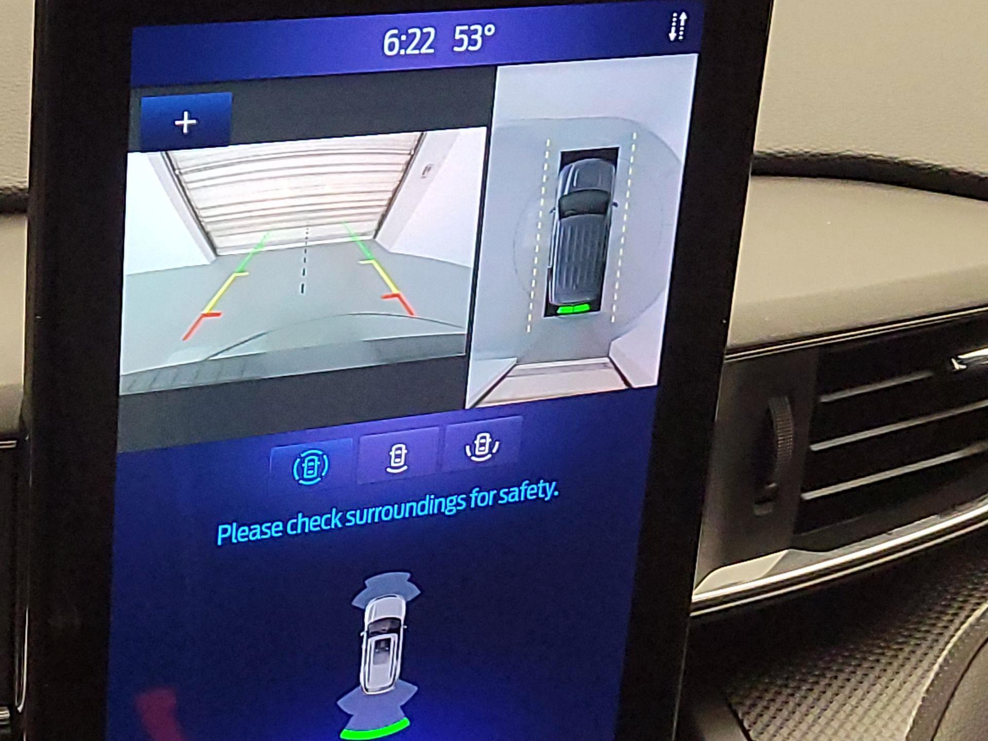 Thumbnail: 2020 Ford Explorer - 15