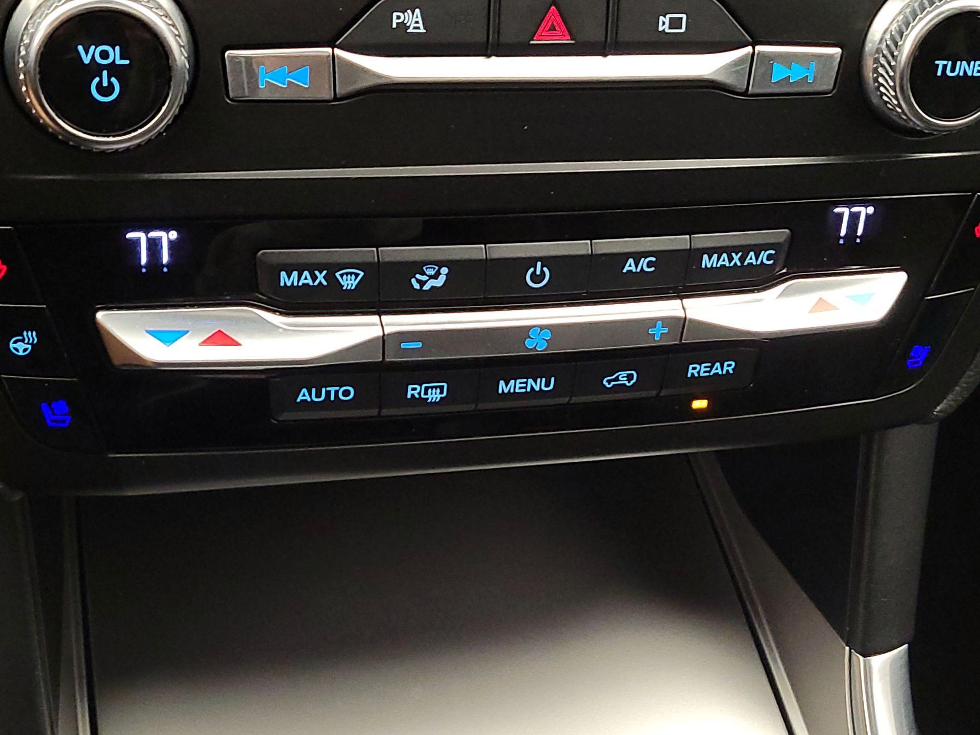 Thumbnail: 2020 Ford Explorer - 17