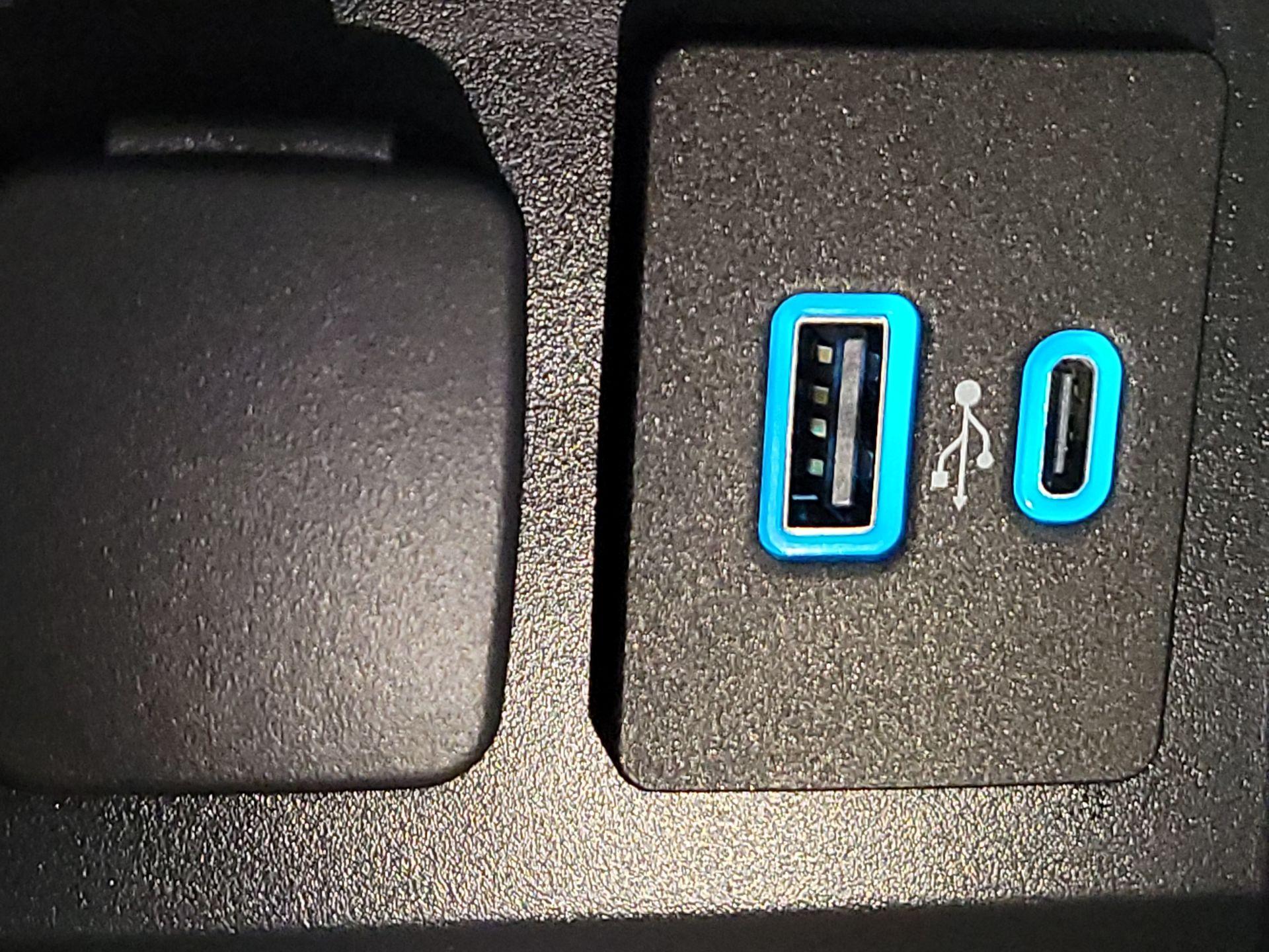 Thumbnail: 2020 Ford Explorer - 19