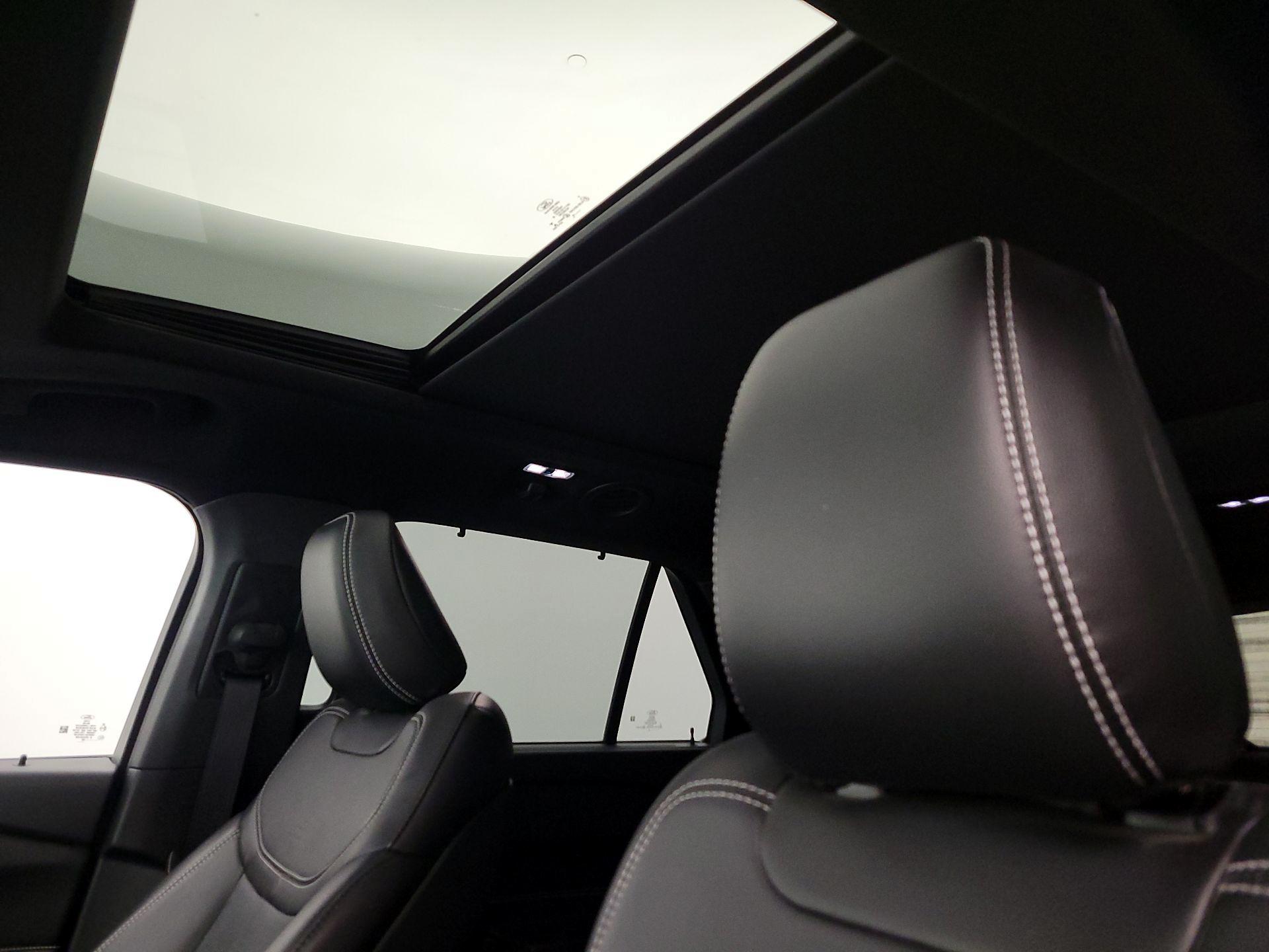 Thumbnail: 2020 Ford Explorer - 20