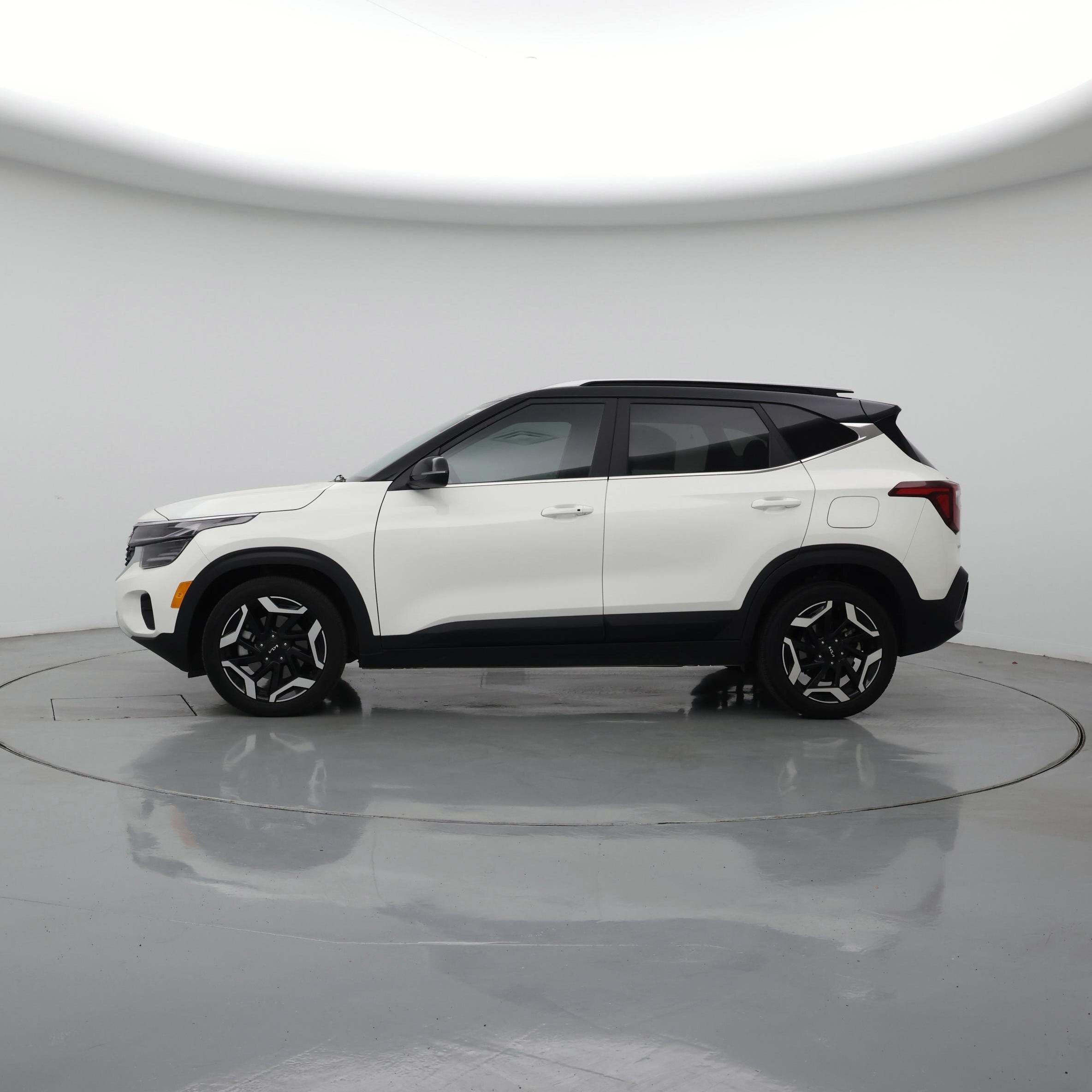 Thumbnail: 2024 Kia Seltos - 3