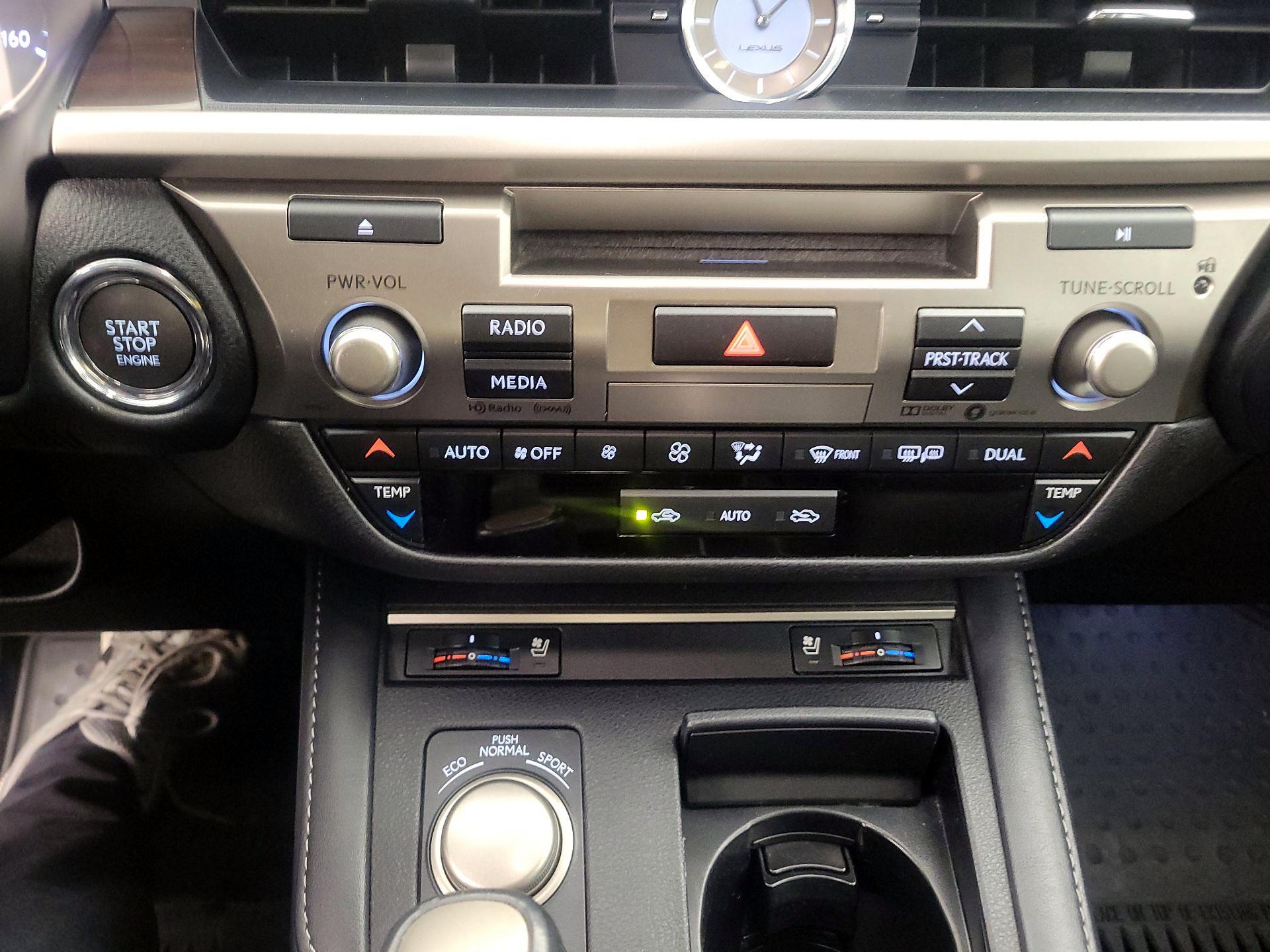 Thumbnail: 2018 Lexus ES - 16