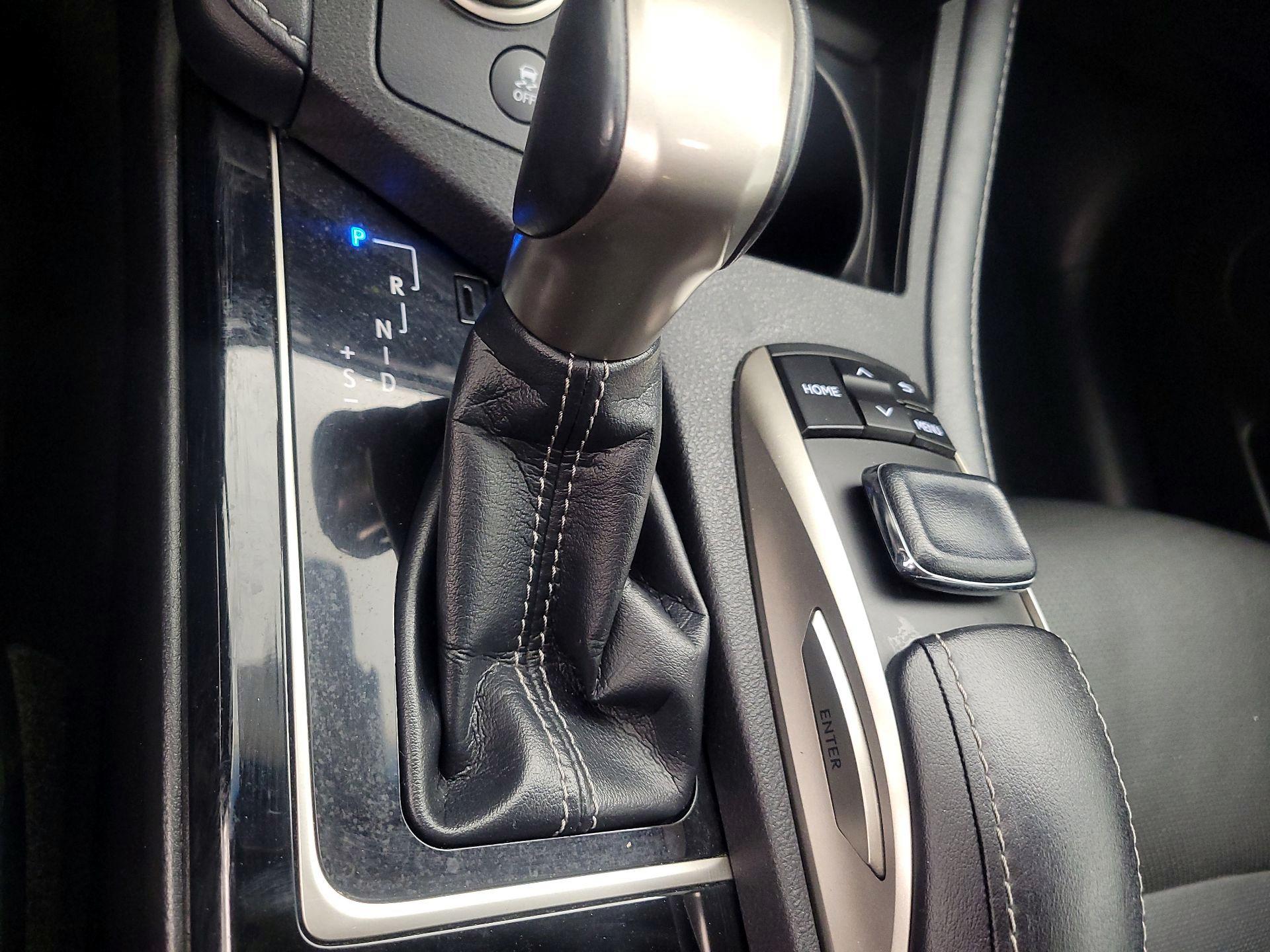 Thumbnail: 2018 Lexus ES - 17