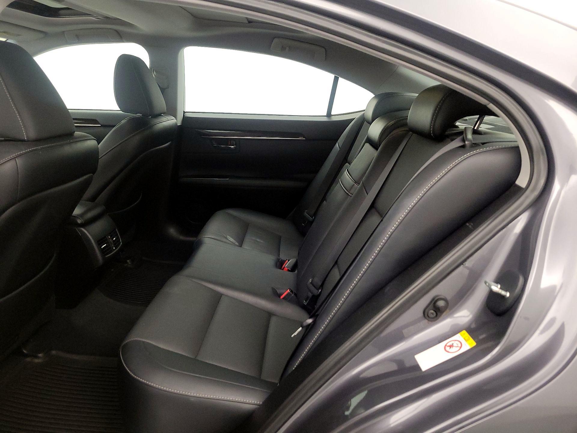 Thumbnail: 2018 Lexus ES - 20