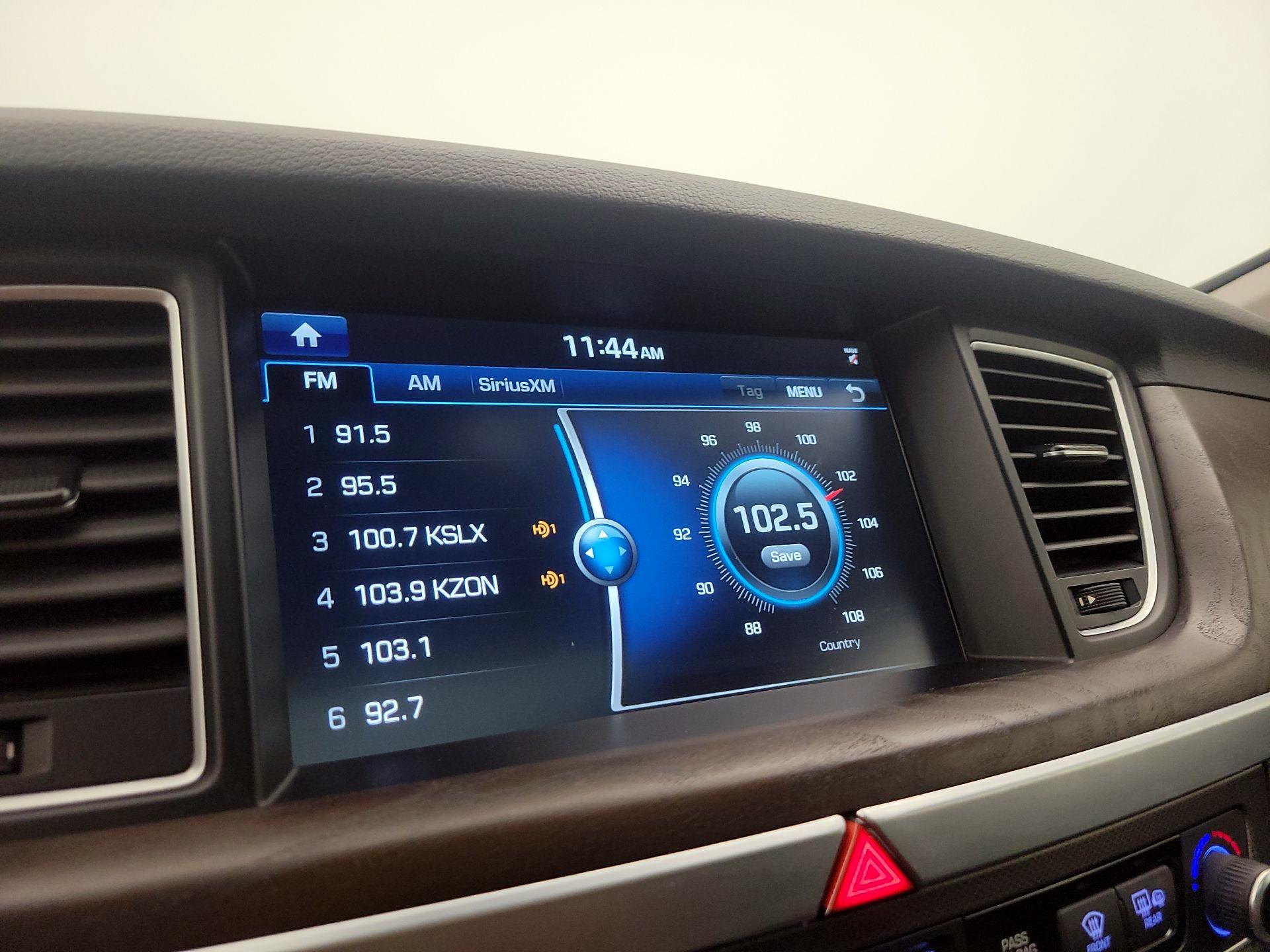 Thumbnail: 2017 Genesis G80 - 16